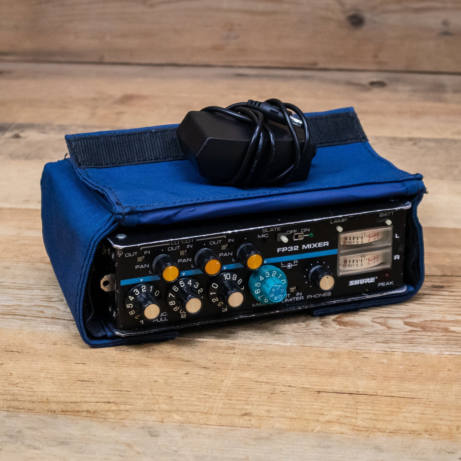 Shure FP32 (FP-32) 3-input 2-Output Portable Stereo Mixer U284671