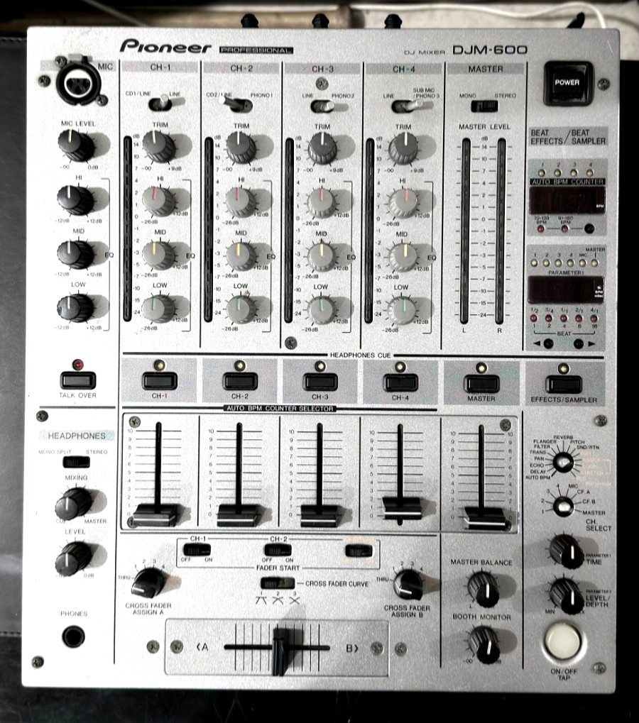 Pioneer Professional DJ Mixer DJM-600