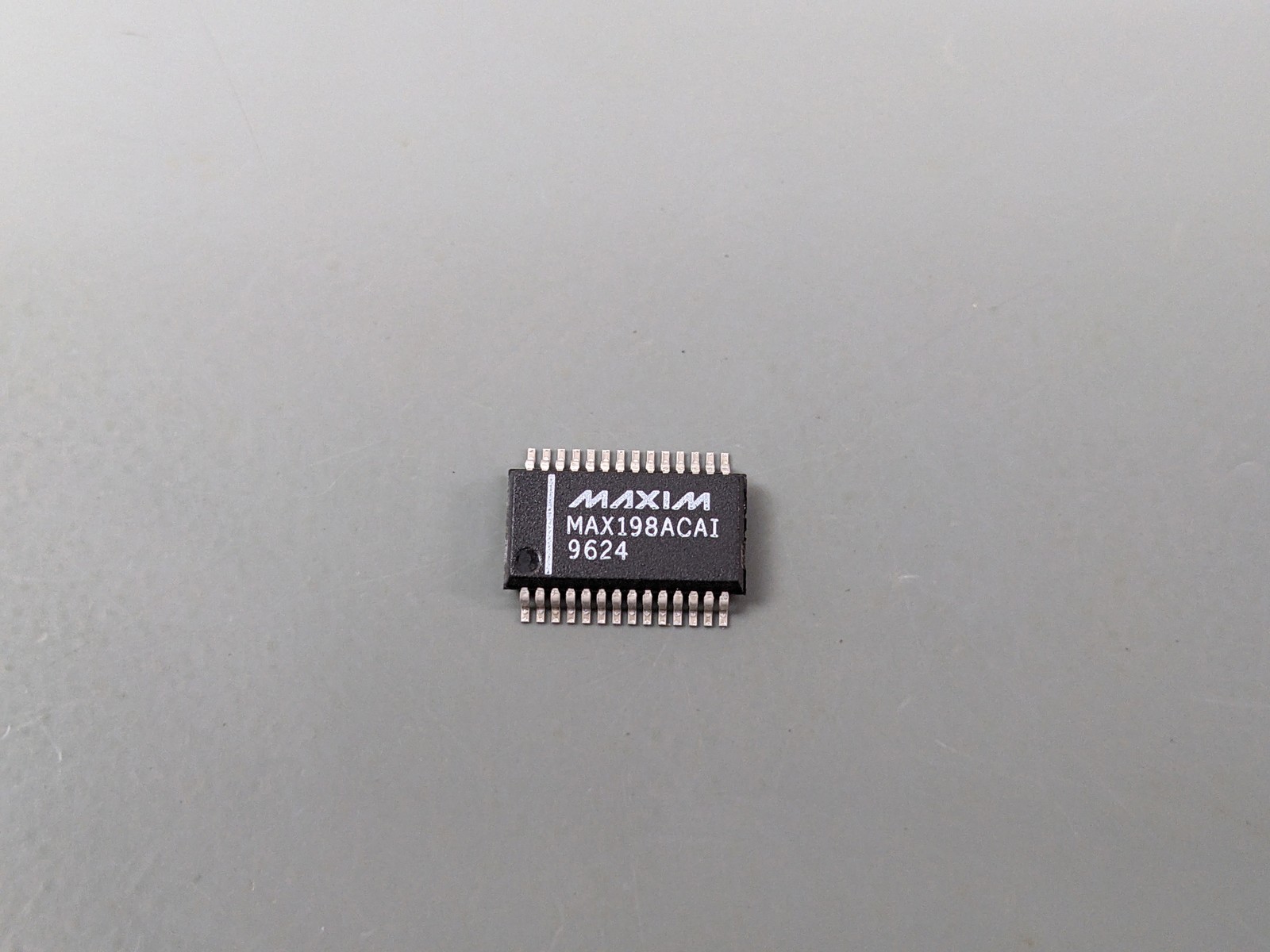 Maxim MAX198 Digital to Analog Converter IC (DAC) 12-Bit Parallel SMD