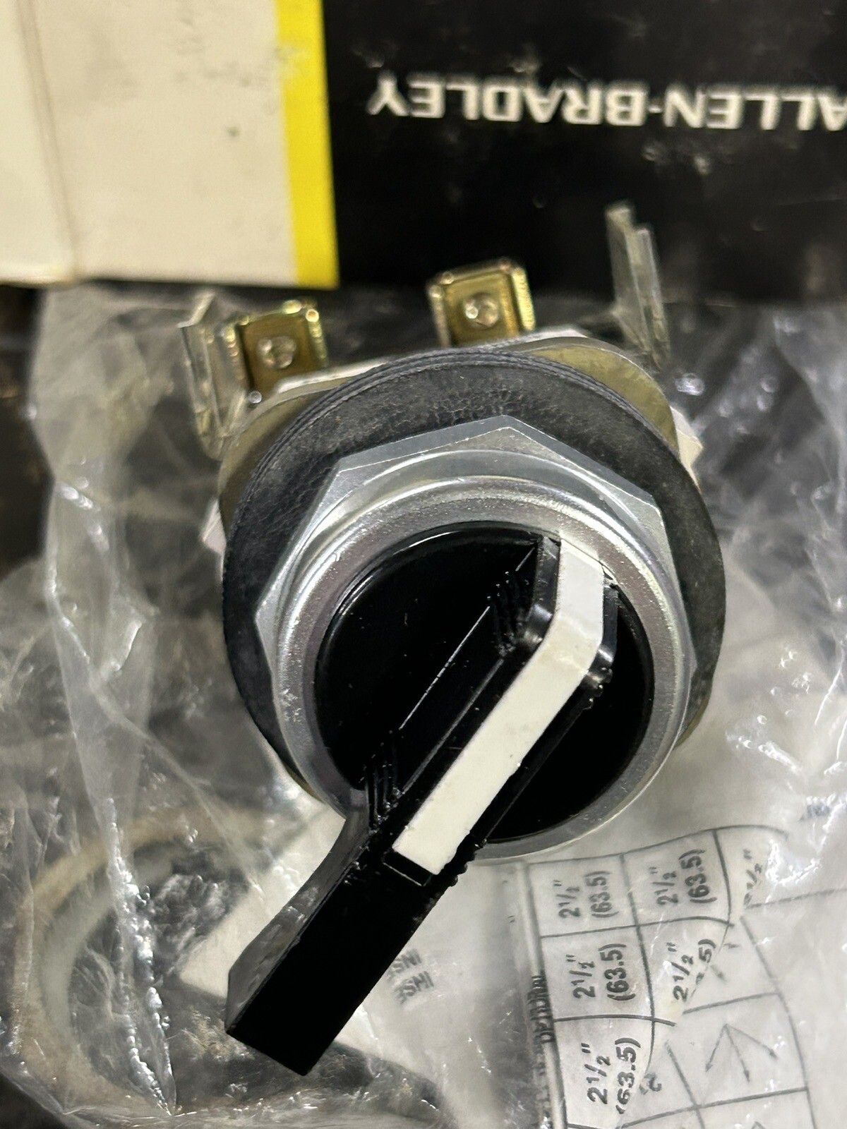 Allen Bradley H19 800T Switch Spring Return New Pre Owned