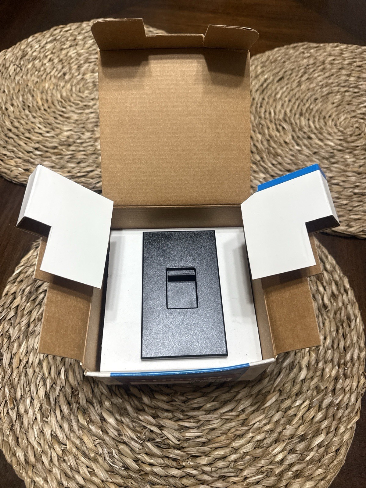 Lutron Nova T NTELV 600 BL Low Voltage Dimmer 600W 120V Open Box