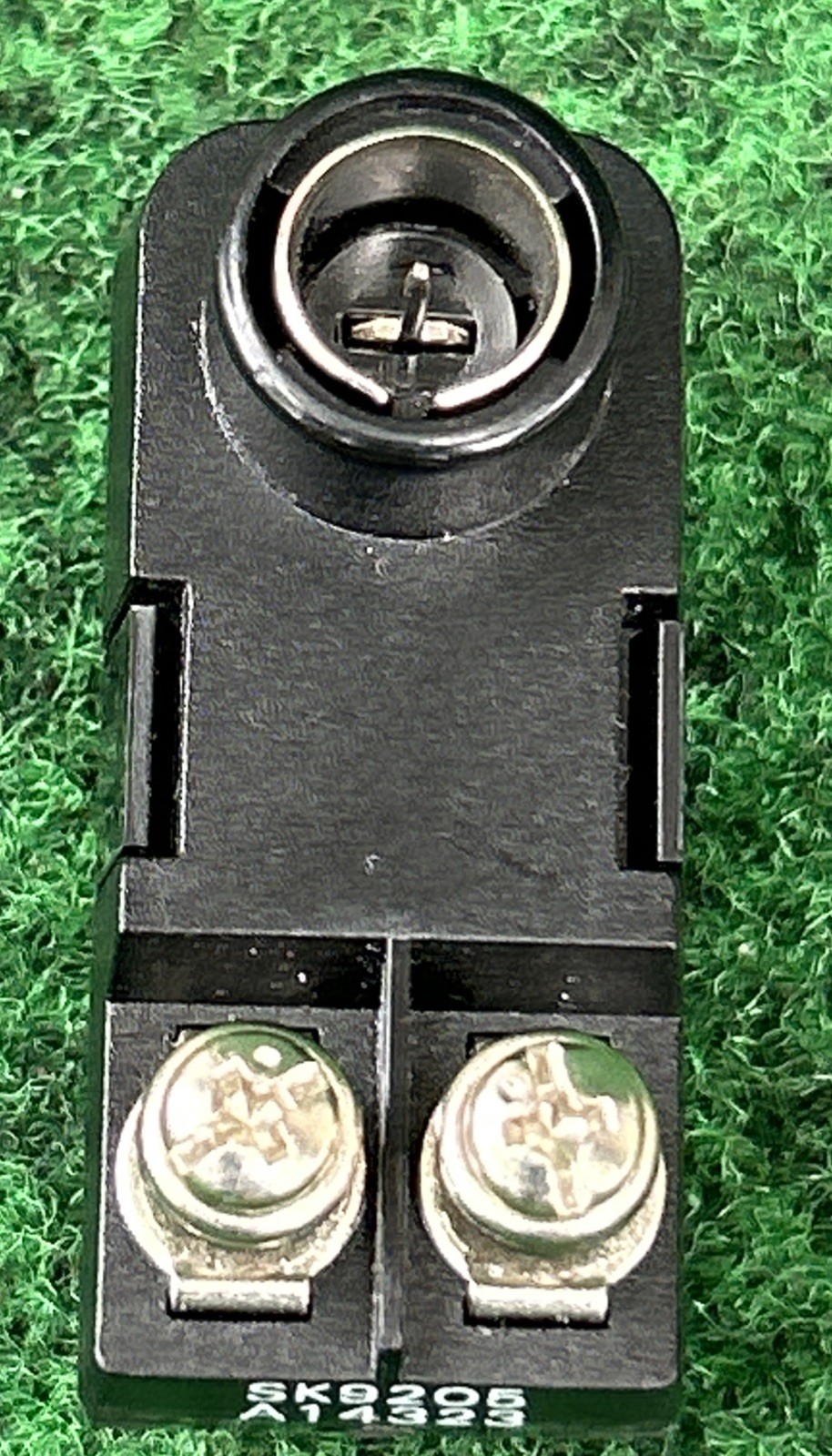 75-ohm to 300-ohm matching transformer