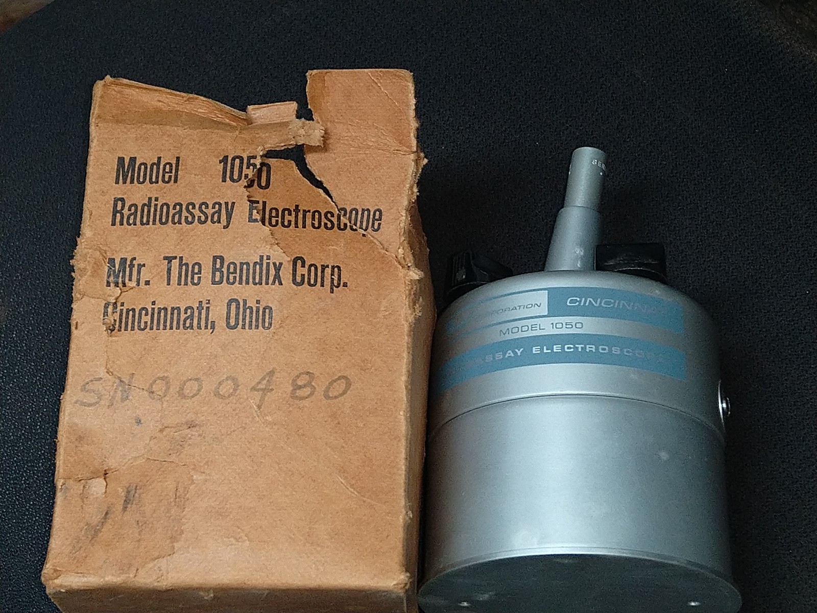 RARE in-box BENDIX Corp. RADIOASSAY ELECTROSCOPE - MODEL 1050 ATOMIC