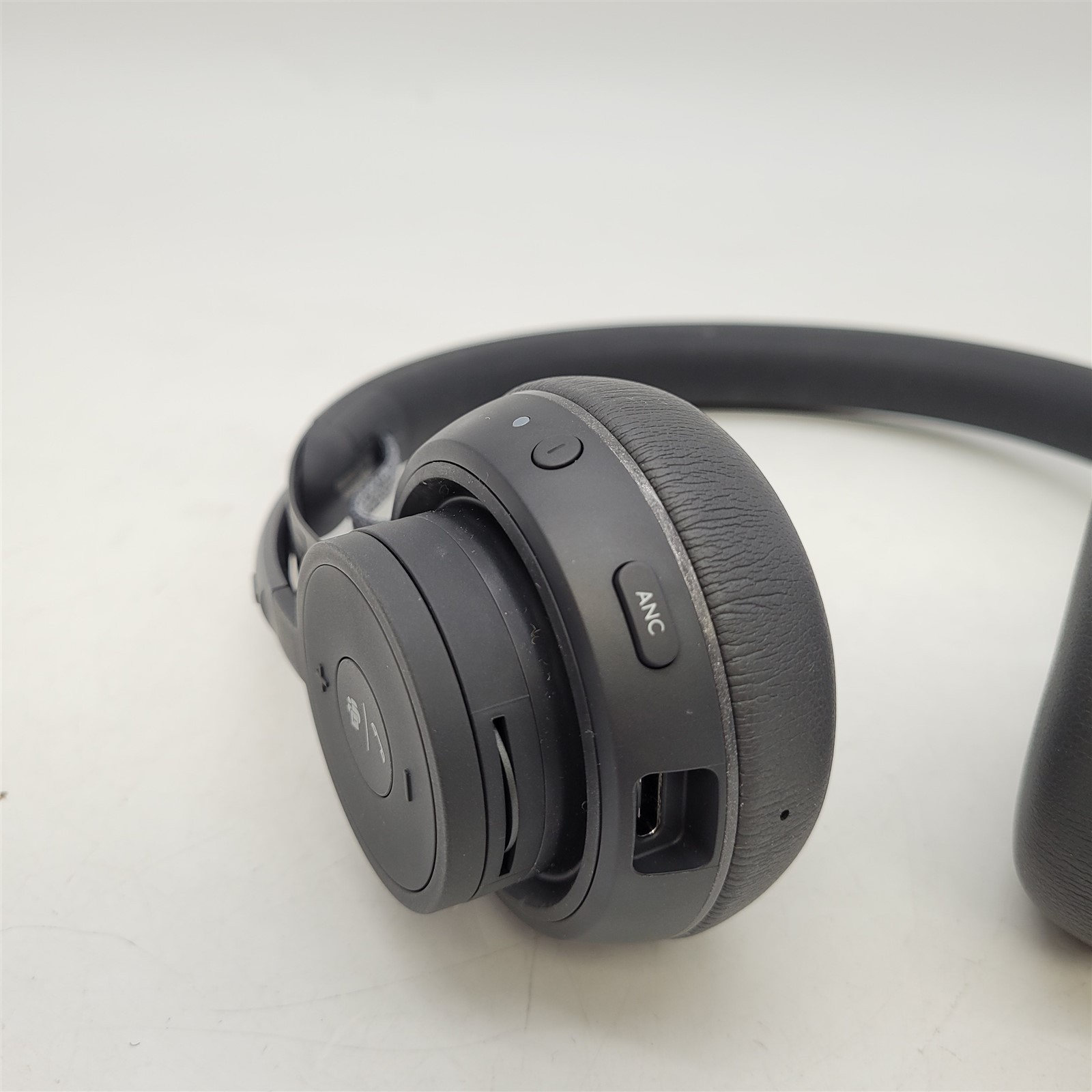 Logitech 981-000853 Black Ear-Pad (On the Ear)