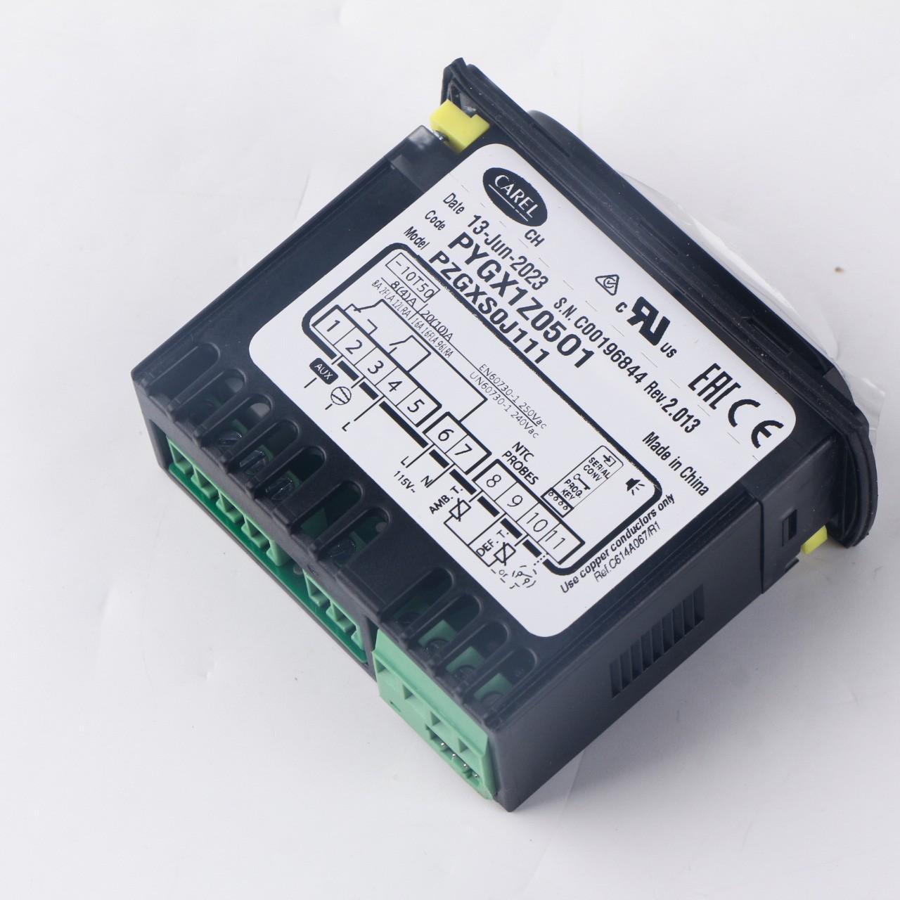 1PCS NEW CAREL PZGXS0J111 with 2 Sensor Probes Temperature Controller