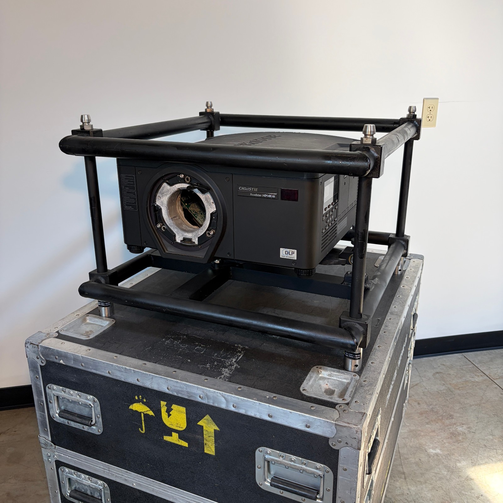 Christie HD14K-M Roadster 14K Lumen 3DLP Projector w/ Case Cage Tested, Clean