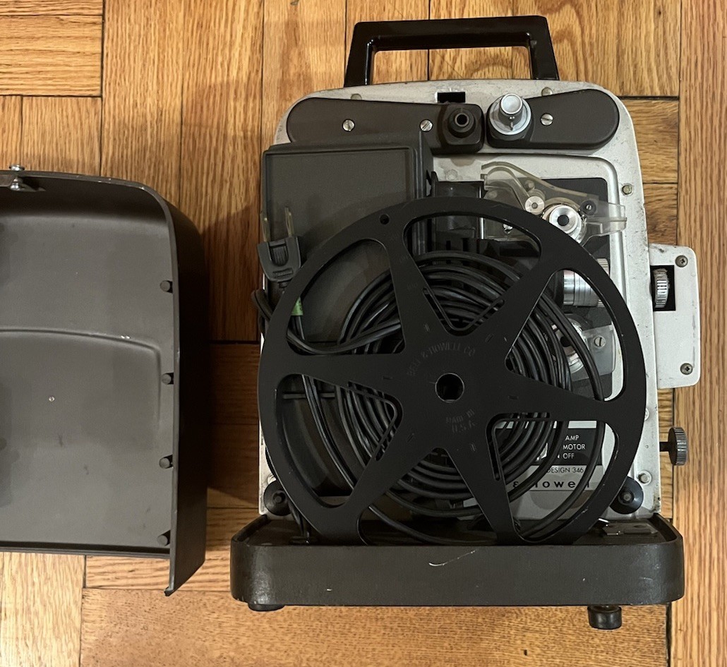 🇺🇸Vintage Bell & Howell Model 256 Auto Load 8mm Film Projector