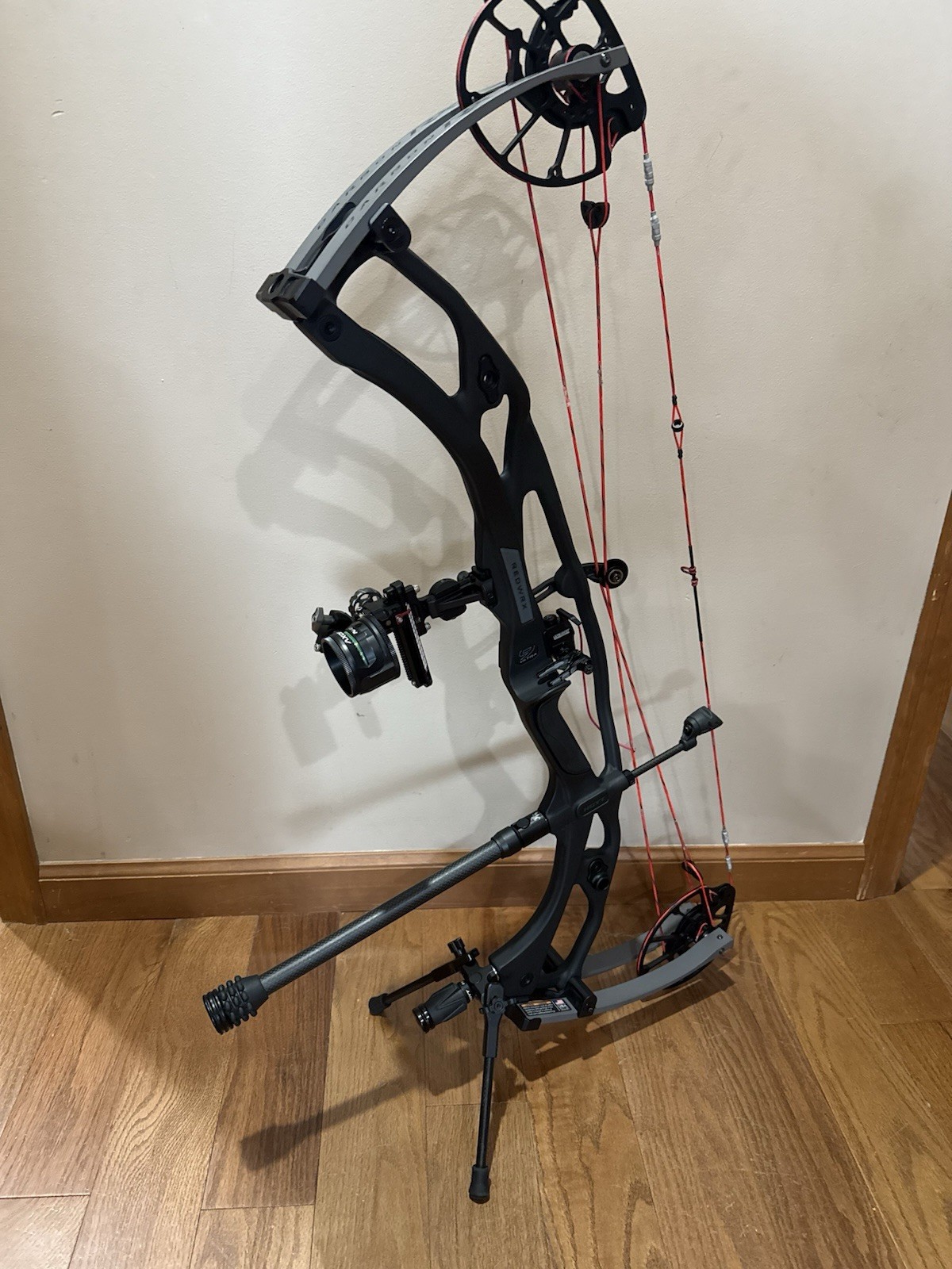 Hoyt RX9 Ultra Compound Bow 60-70 with Extras