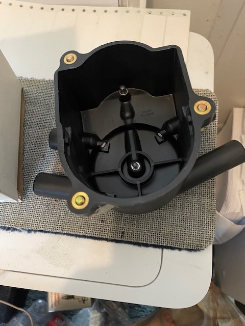 03 134 104.02.881 Bosch Distributor Cap