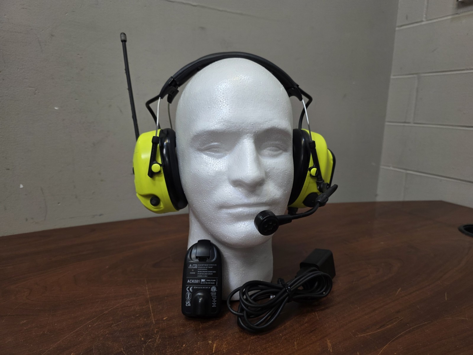 3M PELTOR LiteCom Plus Headset MT73H7A4610NA