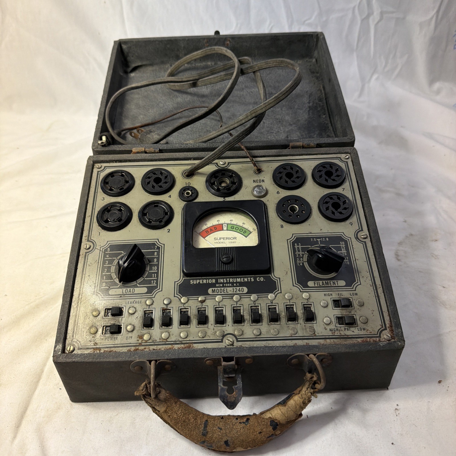 Superior Instruments tube tester model 1240 ,  used
