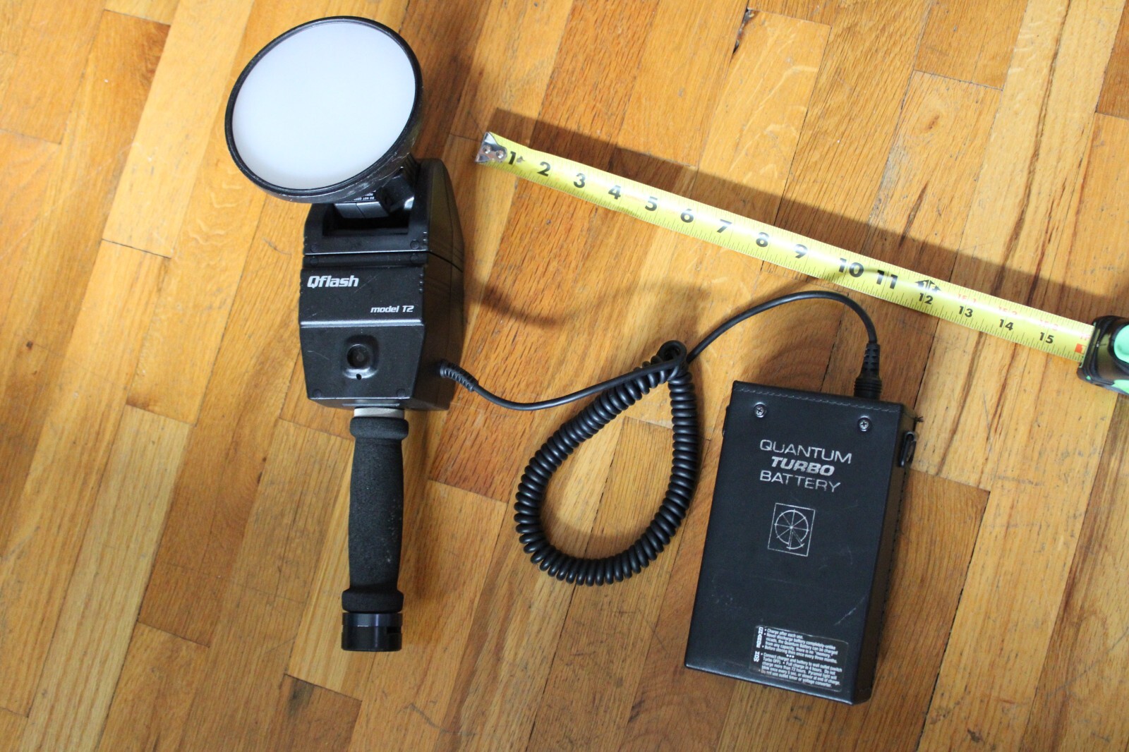 Quantum Instruments Qflash T2 Handle Mount Flash Strobe - Battery - Untested