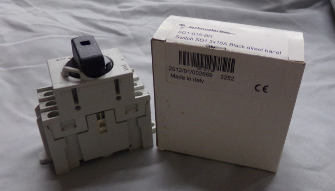 Technoelectric SD1-016-BR Switch SD1 3x16A Black NEW in Original Box