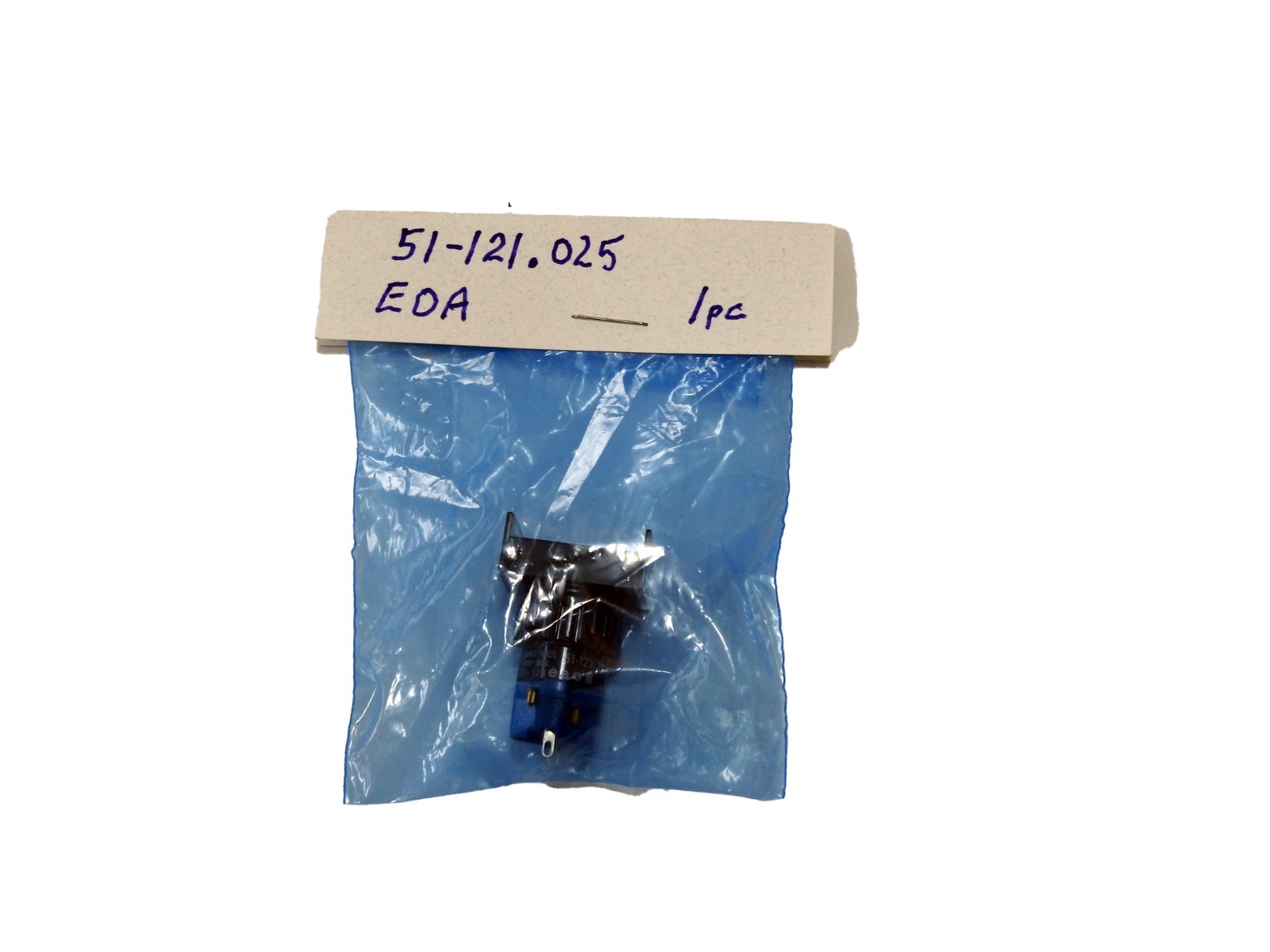 EAO 51.121-025, Momentary Illuminated Rectangular Pushbutton, 1NO/1NC panel mnt