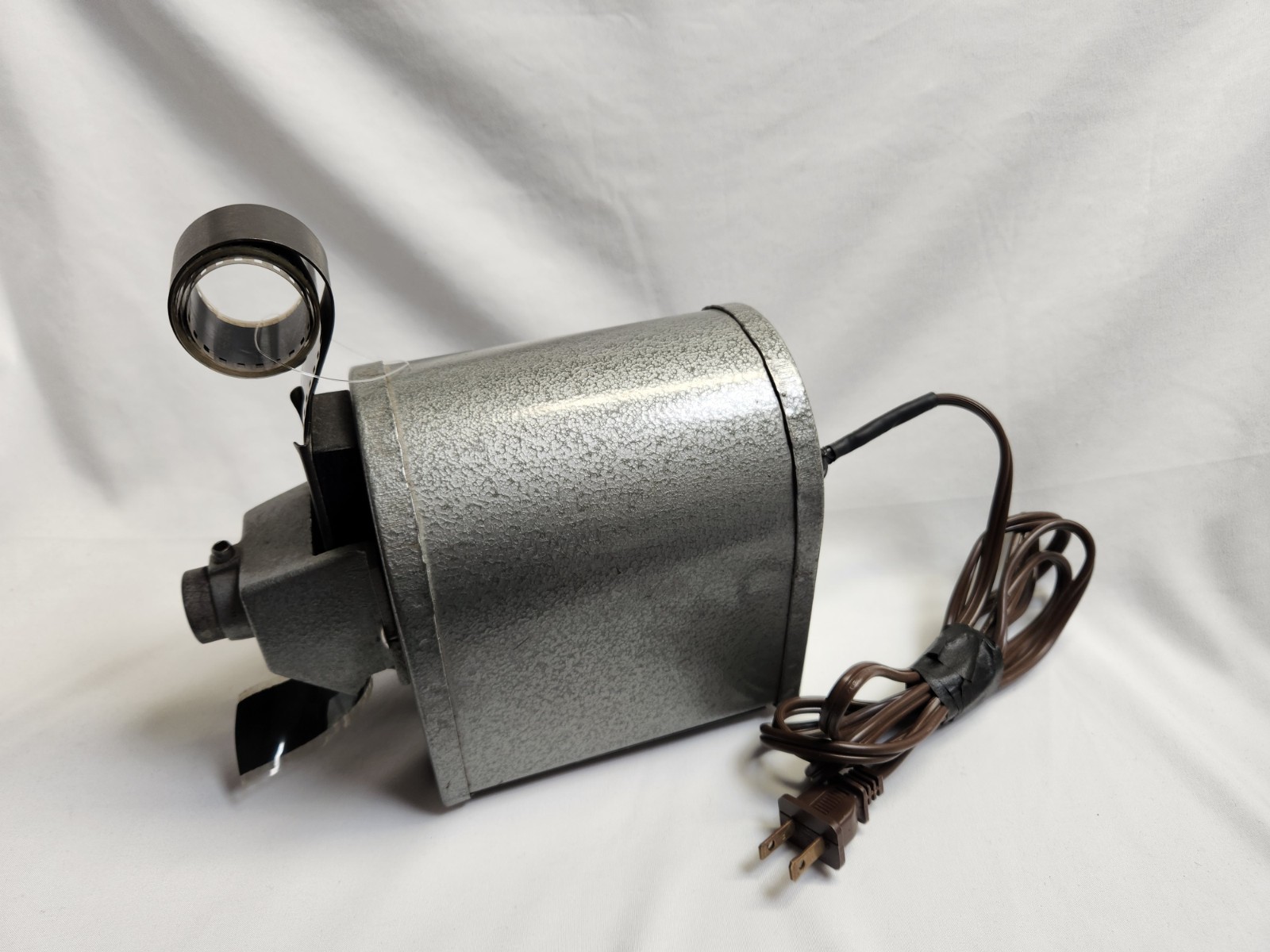 Rare 1950s Disney Disneyville Projector made in Australia Working with Film