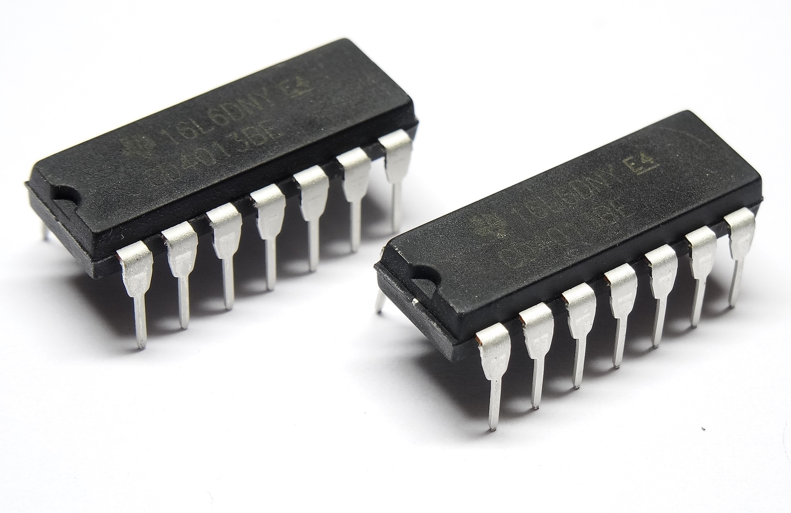 CD4013 CD4013BE Flip-Flop D-Type Dual FlipFlop DIP14 IC