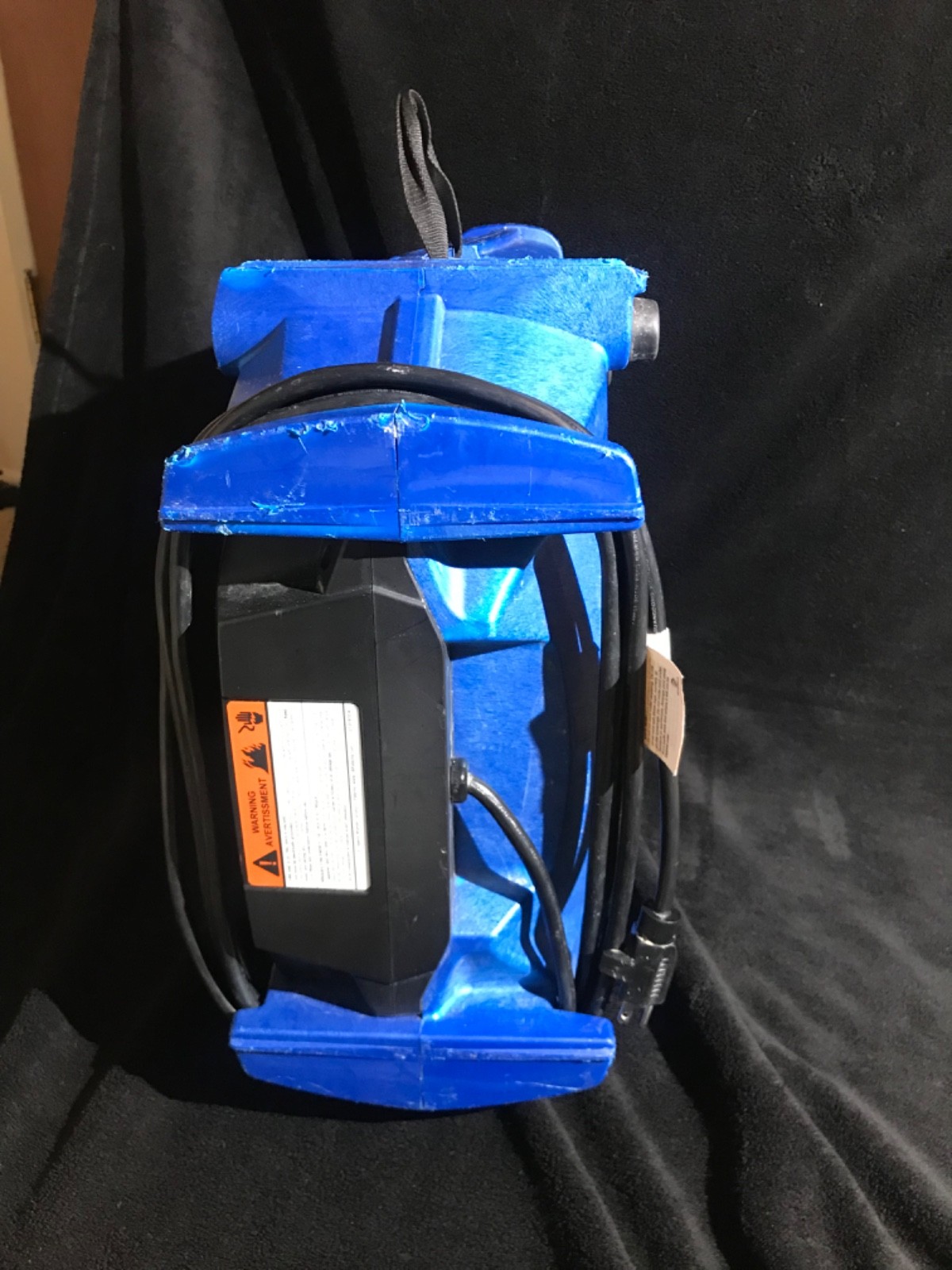 The Syclone Blue Low Profile 1.9 Amp Airmover is a compact and efficient drying