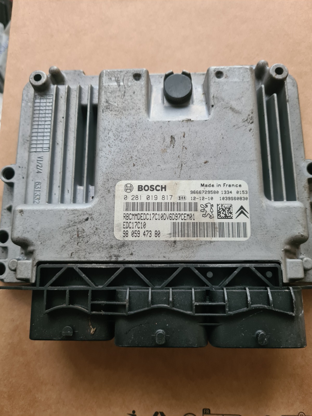 9805947380 Peugeot engine ecu Bosch 0281019817 EDC17C10