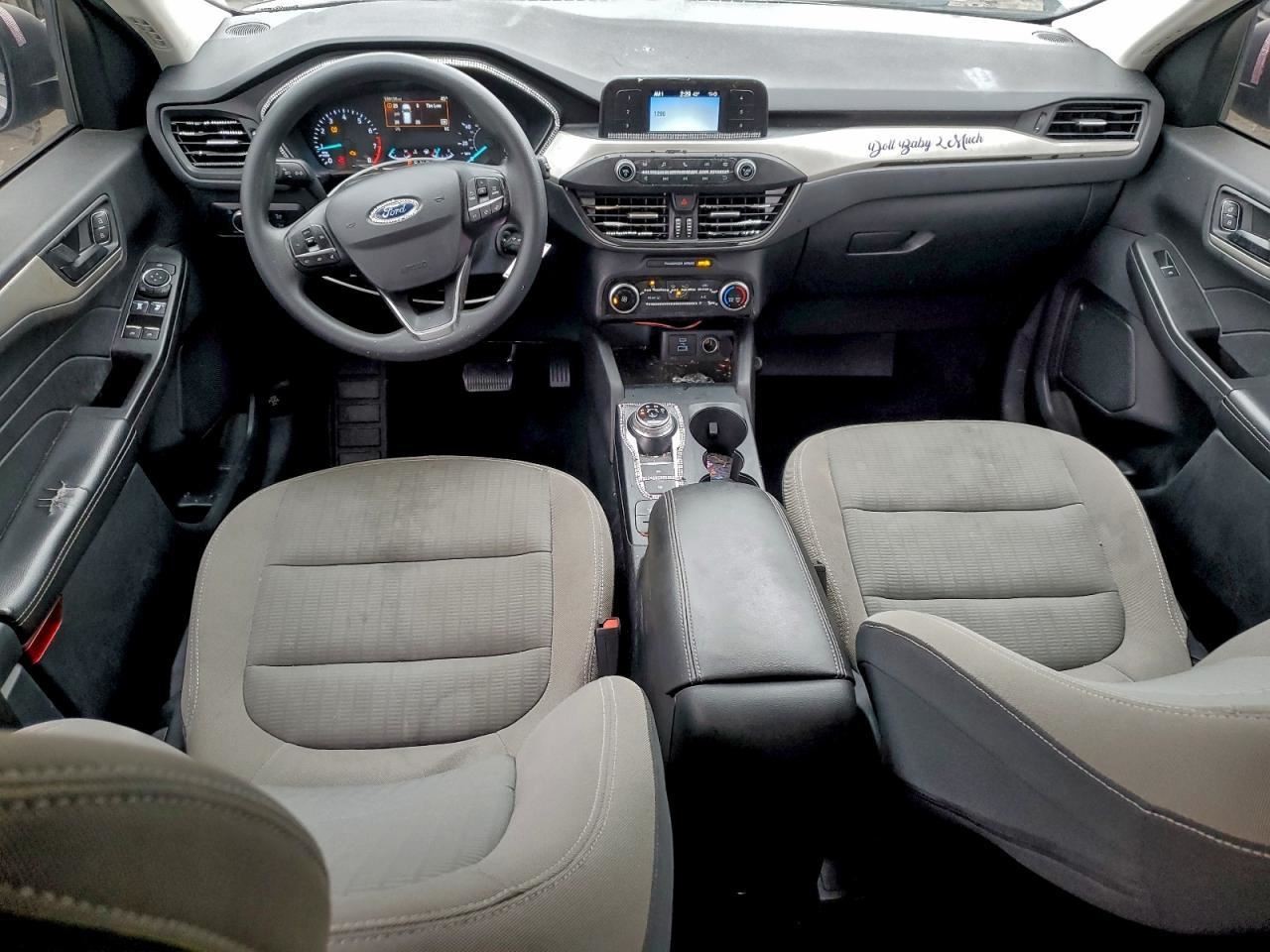 ESCAPE 2021 Glove Box 4924414