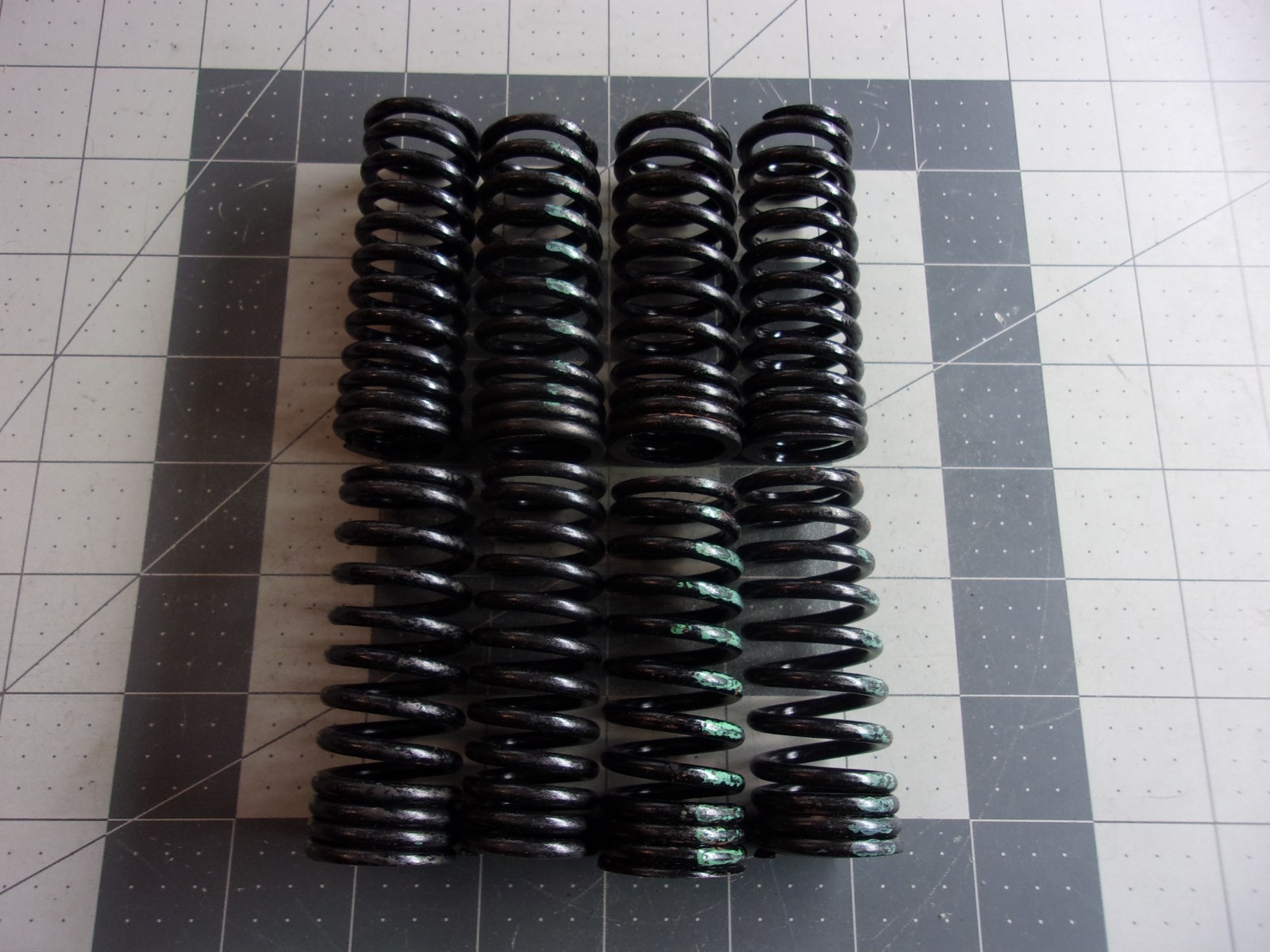 Sealed Power VS1438 (8) Valve Springs Mack E6350 END673 ENDT673 ET673 ETA673