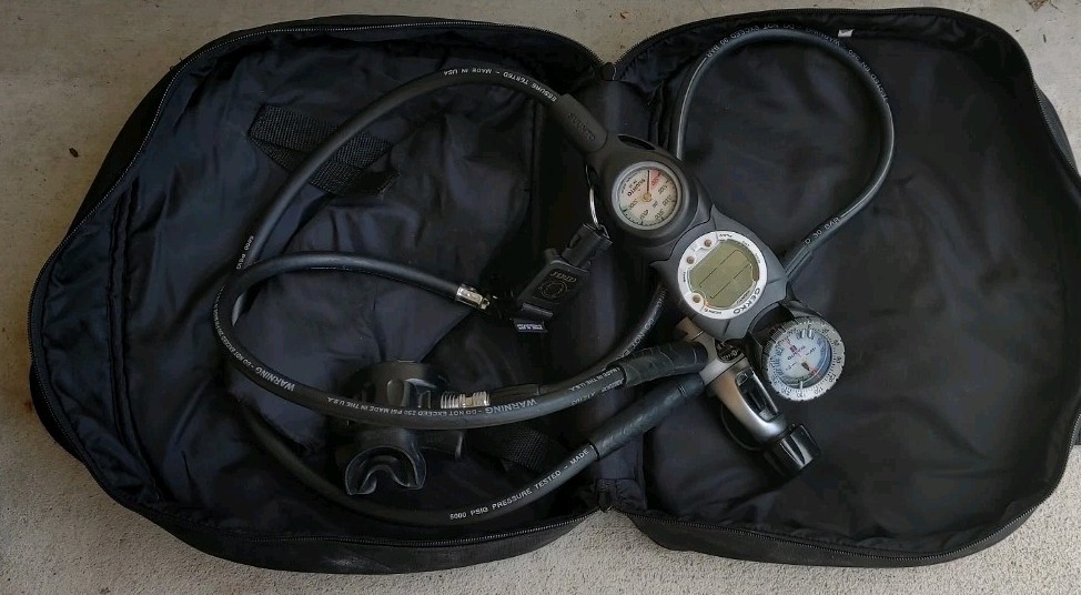 Aqua Lung LX Titan Scuba Diving Regulator & Mouth Piece & Suunto Gecko Computer