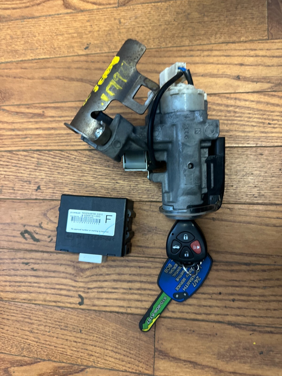 2006 SCION TC OEM A/T Engine Computer Ignition Switch Immobilizer Module w/Key