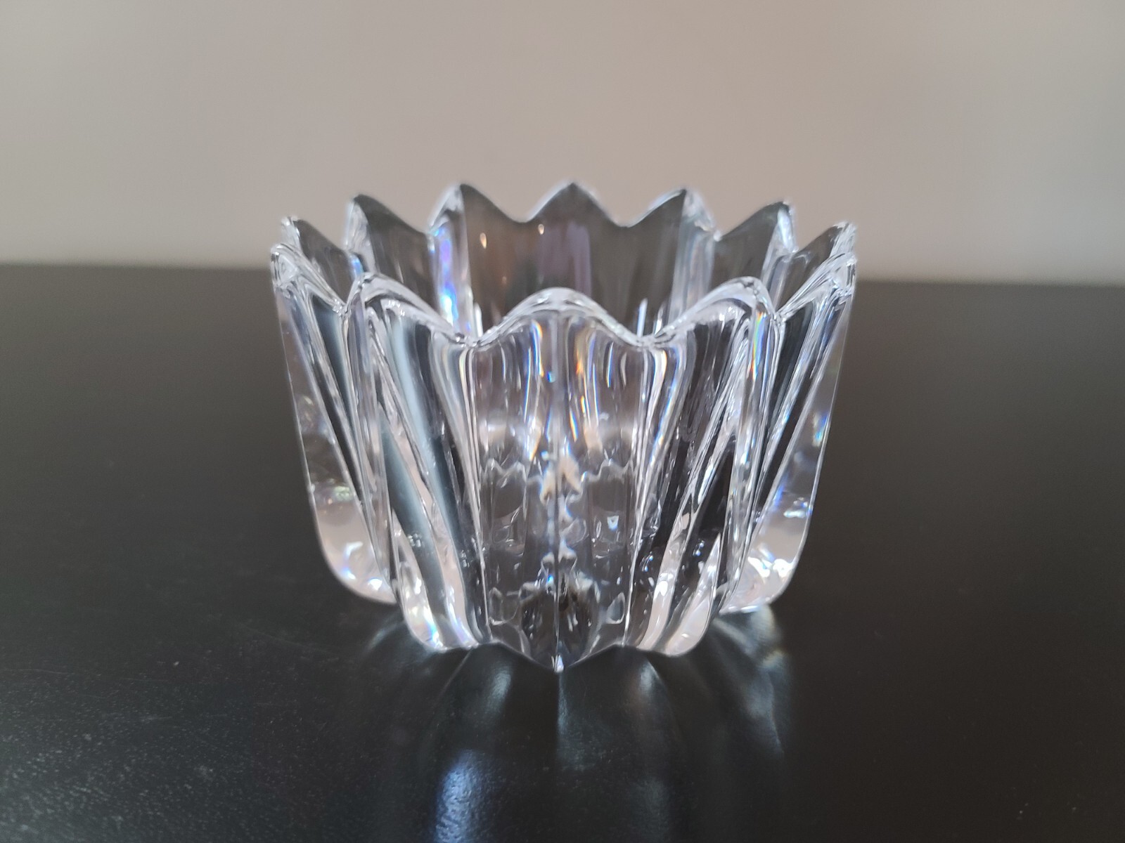 Orrefors~ Sweden~ "Fleur" Crystal Bow l~ 4 3/4" Excellent!