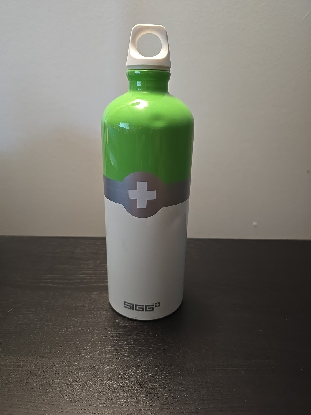 SIGG TRAVELLER WATER BOTTLE METAL ALUMINIUM 1.0 LITRE Swiss Logo Flag Green 34oz