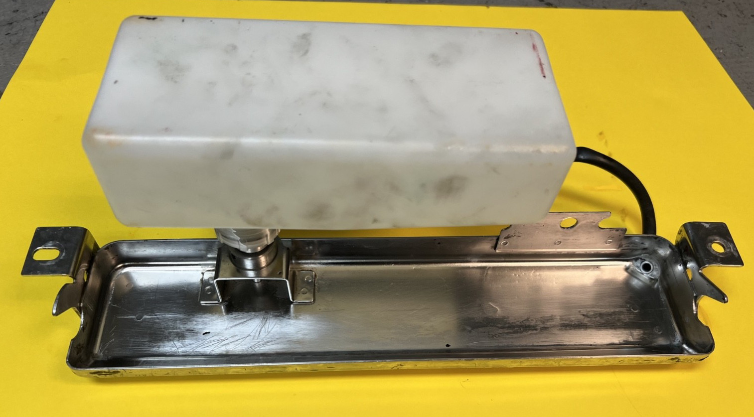 AB Dick Parts- 9800 NEW Bottle & CLEAN Water Fountain Tray Assembly