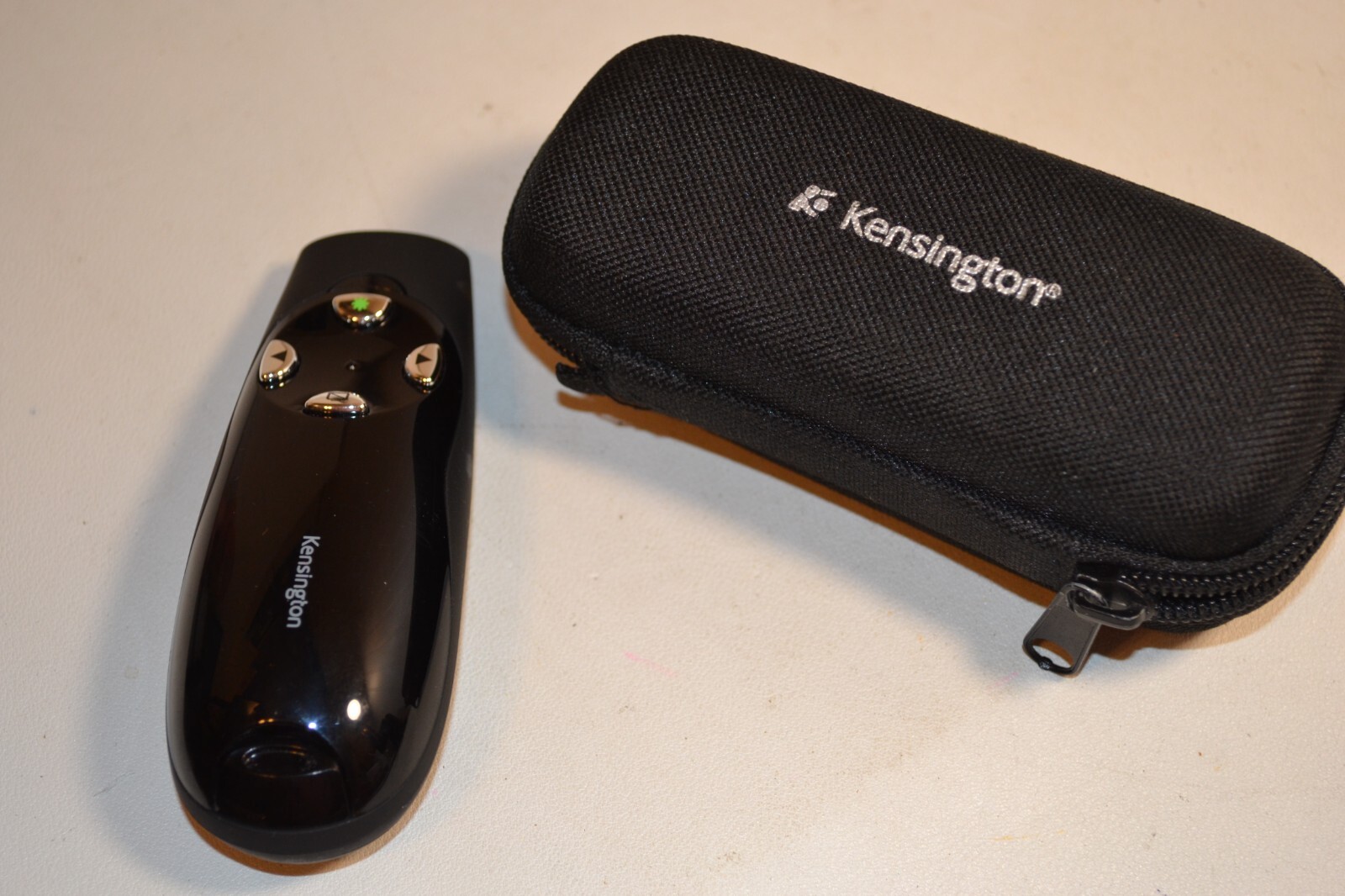 Kensington  Wireless Presenter Laser Pointer Pro w/Case