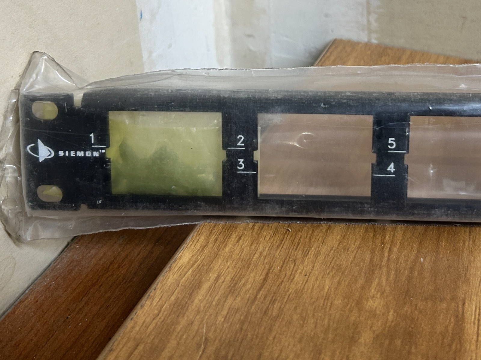 SIEMON CT-PNL-16 CT SERIES PATCH PANEL