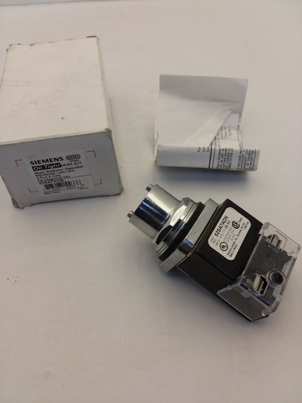 SIEMENS 52SA7ADN SELECTOR SWITCH OPERATOR ILL LESS LENS 2 POS A CAM 24-28V NIB