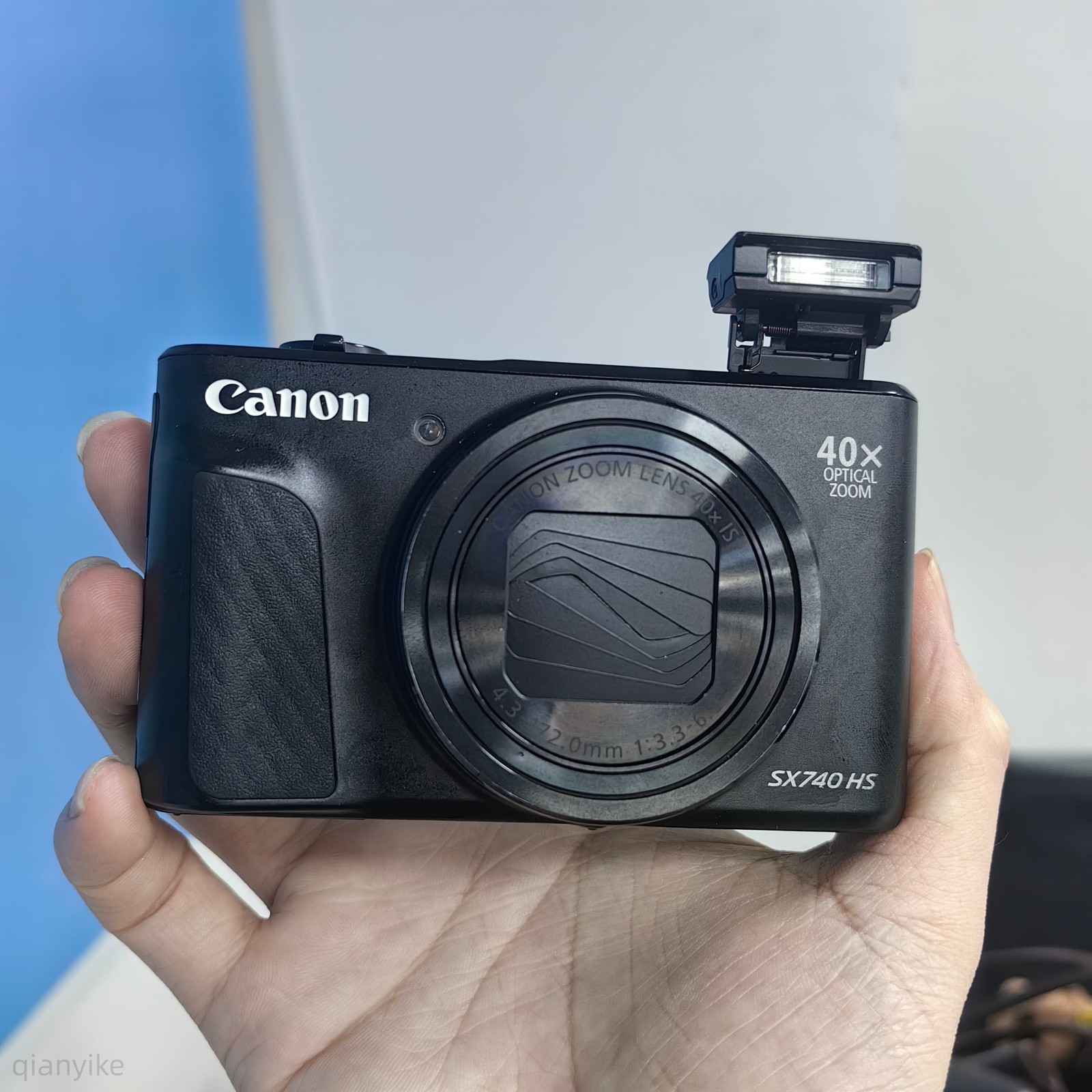 Canon PowerShot SX740 HS Digital Camera 20.3MP 40x Optical Zoom with Flash Black