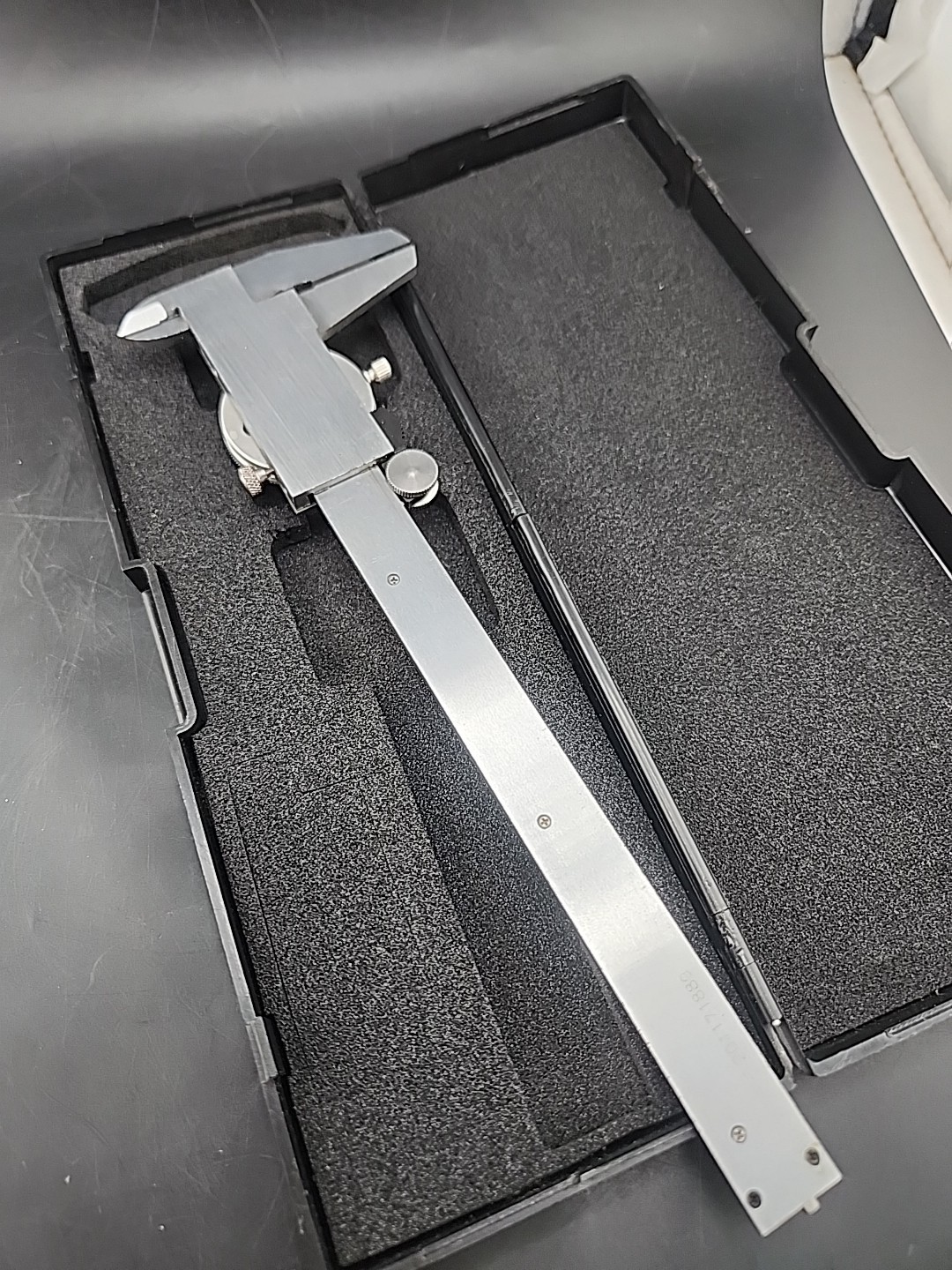 Stainless Steel Dial Caliper with Case