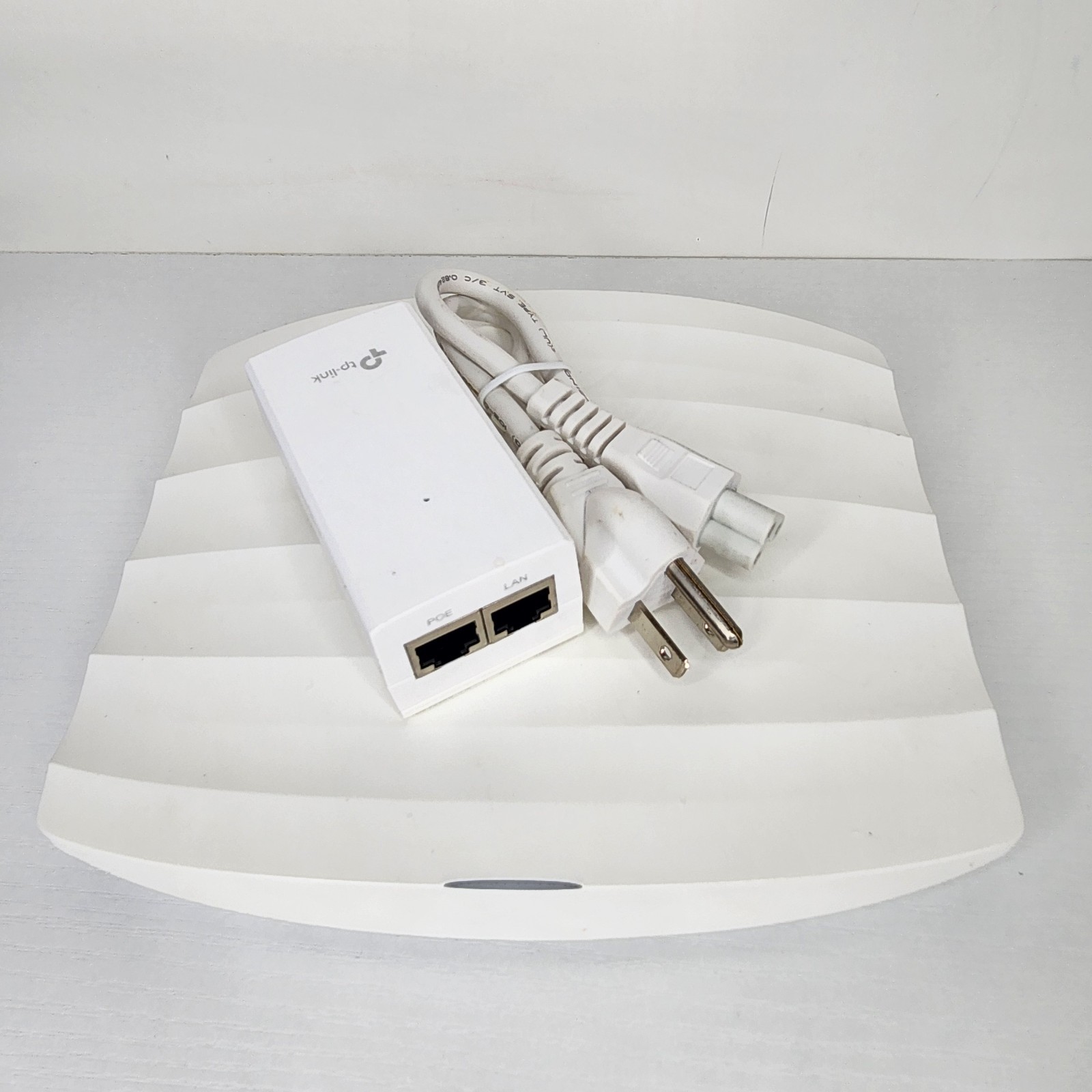 TP-Link Omada EAP225 AC1350 Wireless Dual-Band Gigabit Ceiling Mount AP