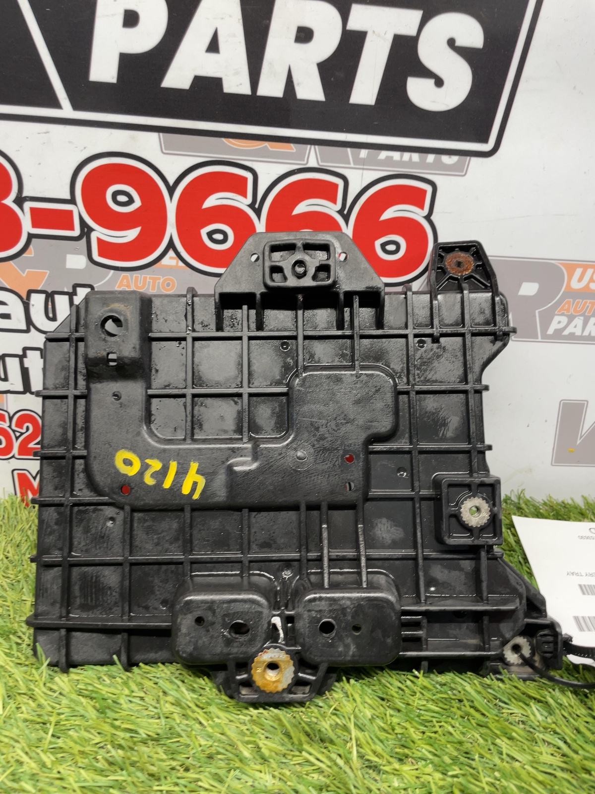 ✅ 2013 KIA RIO BATTERY TRAY OEM