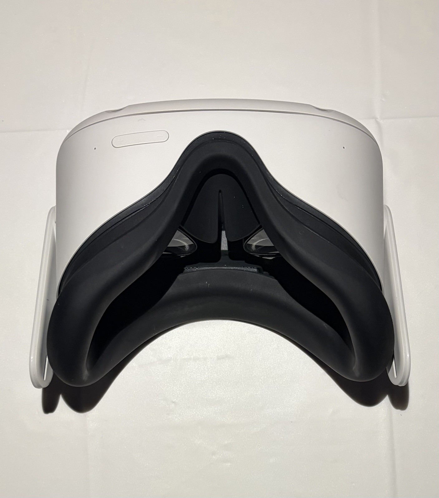 Meta Oculus Quest 2 Standalone VR HEADSET ONLY KW49CM