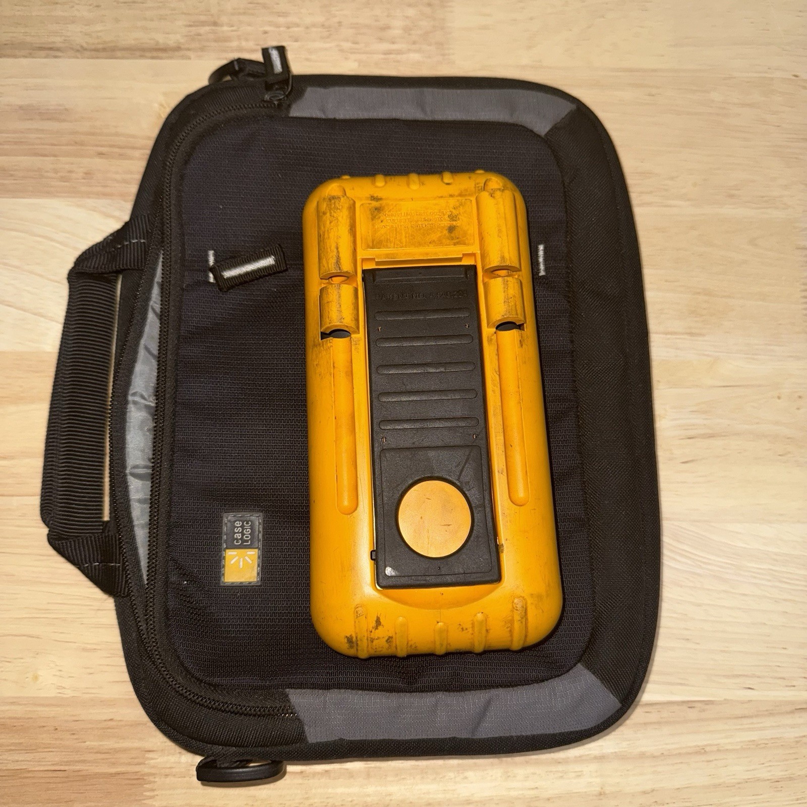 Fluke 713 100G Pressure Calibrator