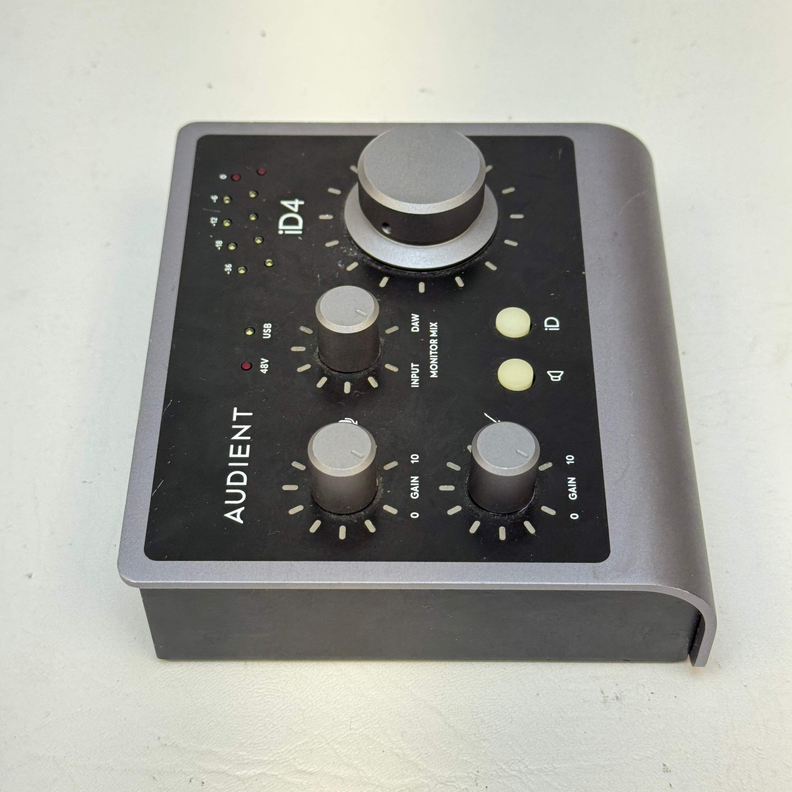 Audient iD4 USB Audio Interface 2-In/2-Out Mic Preamp Studio Recording Tested