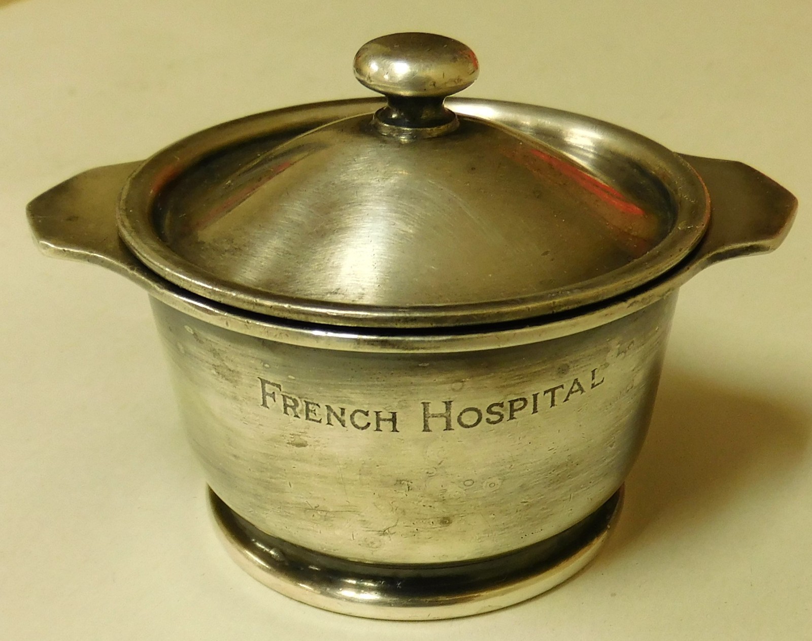 French Hospital International Silver 4 oz  Silver Sugar Bowl w/ Lid