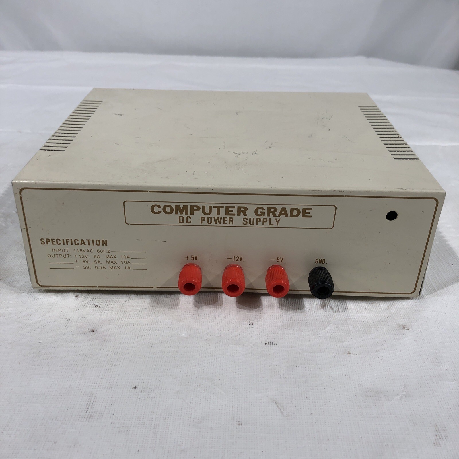 COMPUTER GRADE DC POWER SUPPLY-POWERS ON