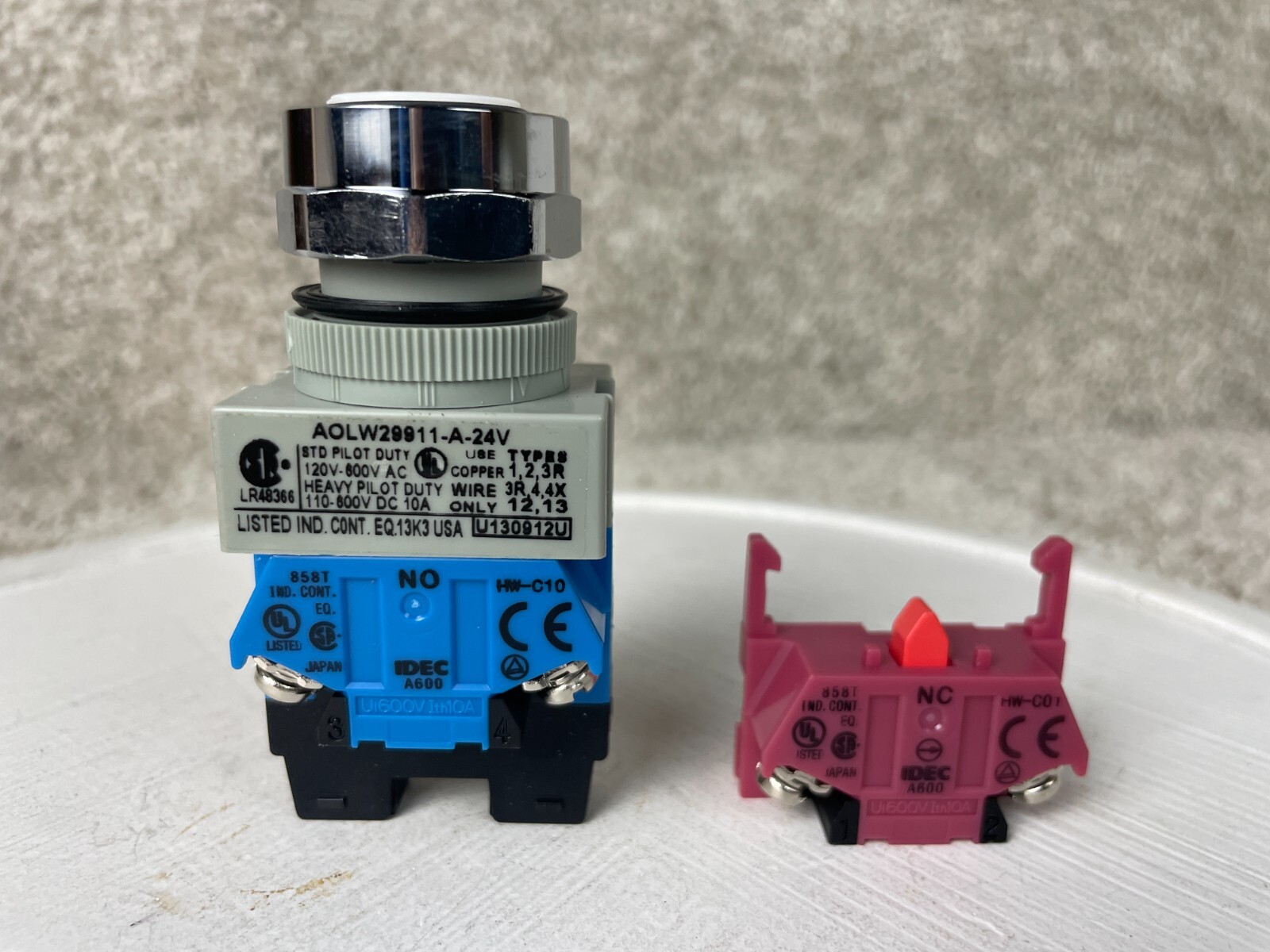 Idec Selector Switch AOLW29911-A-24V STD & Heavy Pilot Duty