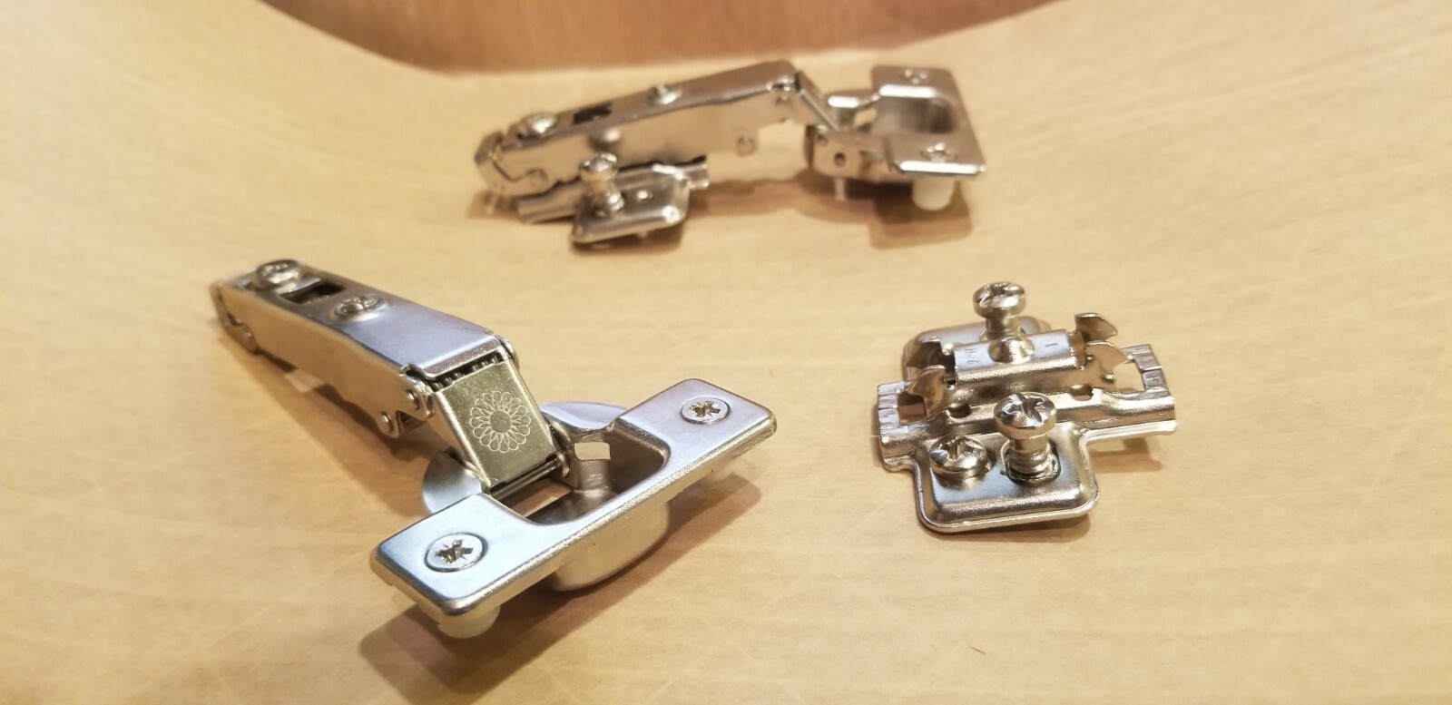 30,000+ of FERRARI SELF CLOSE FULL OVERLAY CLIP ON HINGE CAM PLATE LOW PRICE!!!