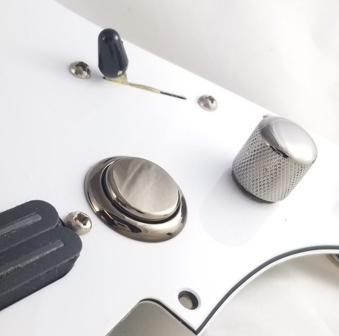 Tesi DITO Metallic 24MM Momentary Arcade Button Guitar Kill Switch Smoke Chrome
