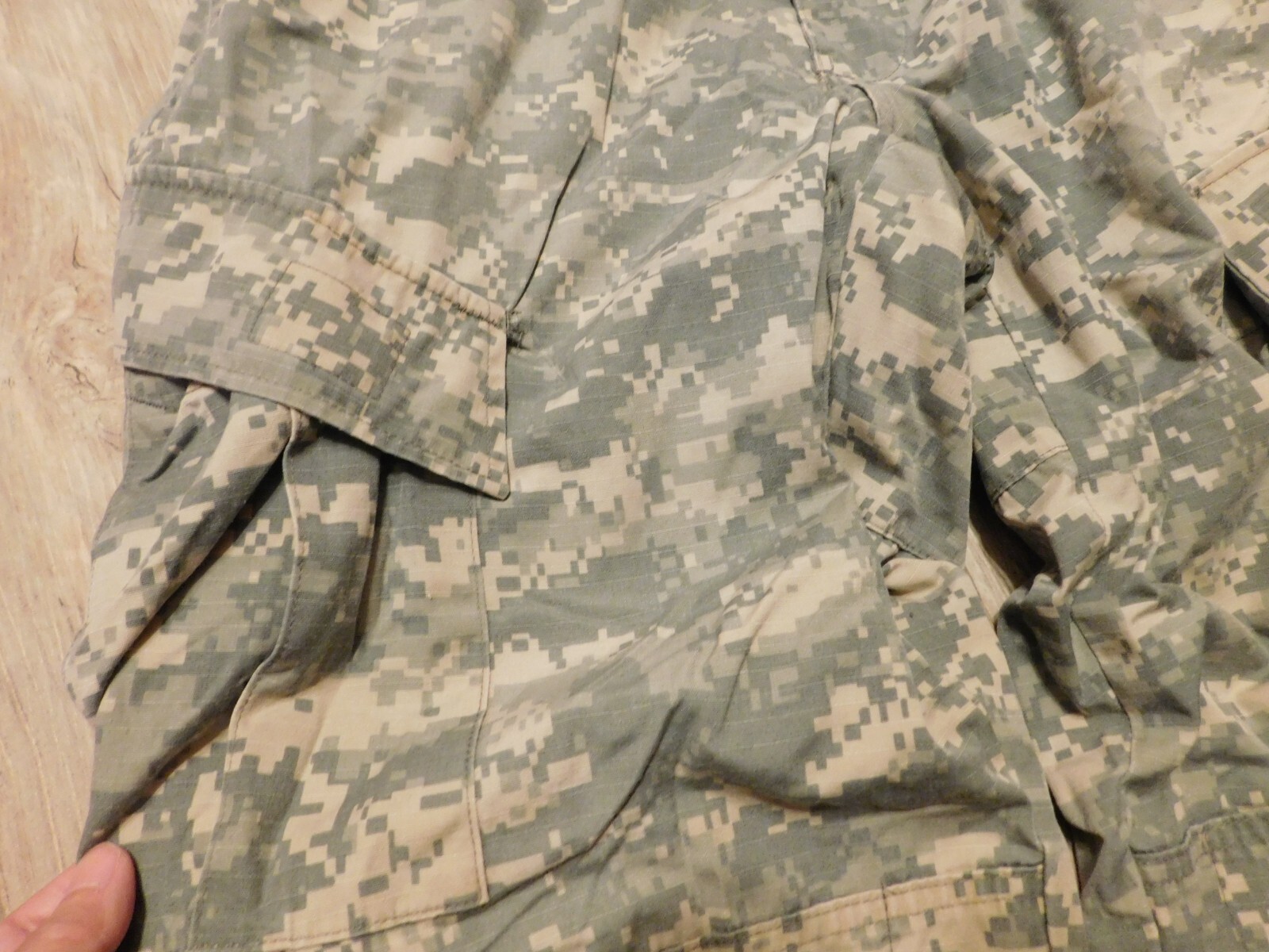 US ARMY ACU PANTS SIZE MEDIUM - SHORT