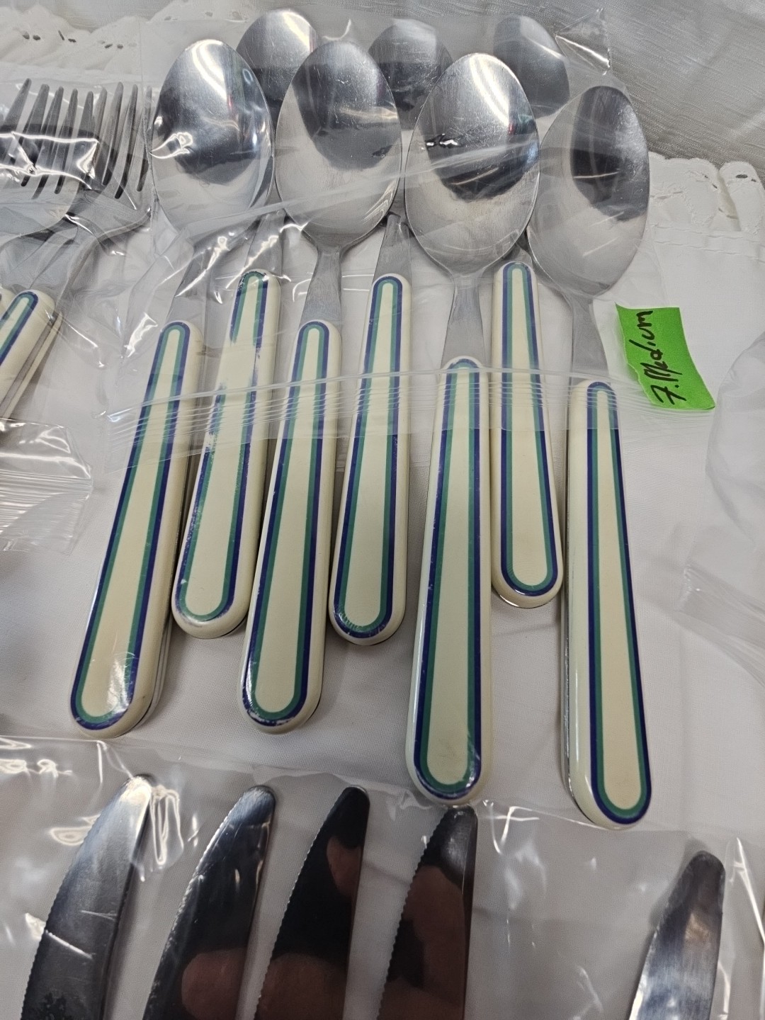 Pfaltzgraff JUNIPER 38 Pc Plastic Handle Stainless Flatware w Serving Pcs.