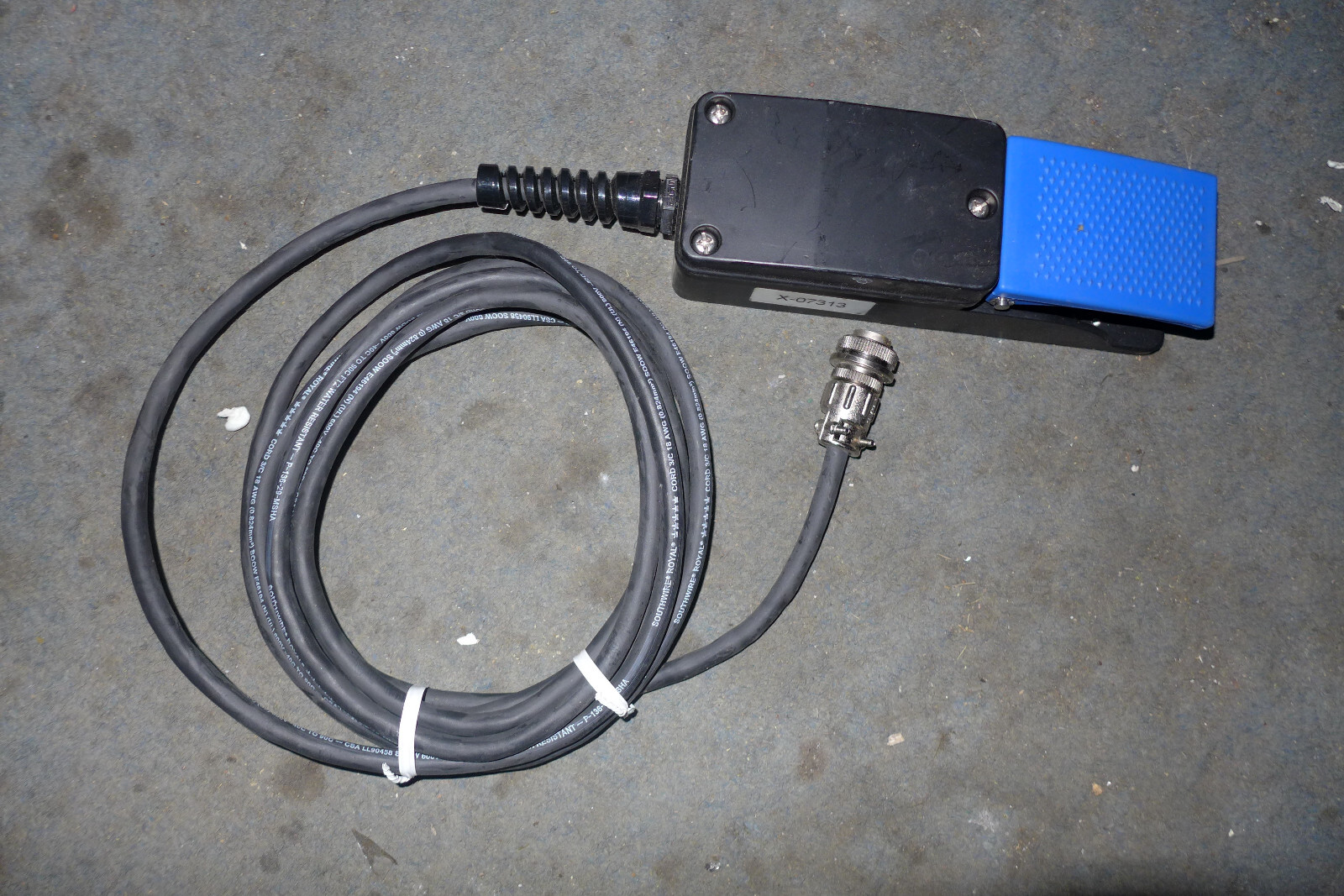 O76 VALLEYLAB E6009B BIPOLAR FOOTSWITCH USED