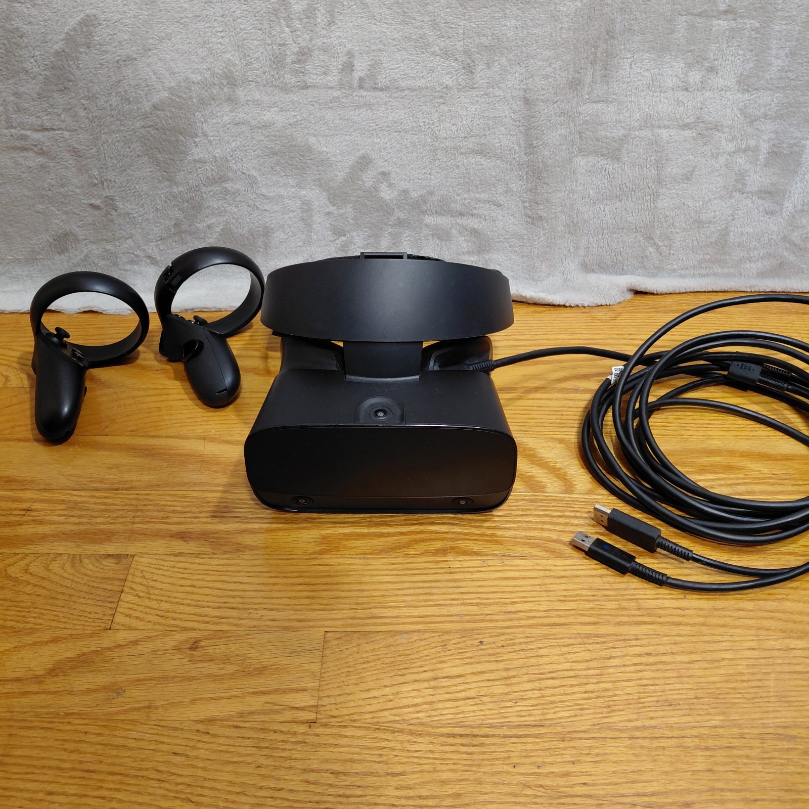 Meta Oculus Rift S VR Set w/ Controllers In Box Original Oculus