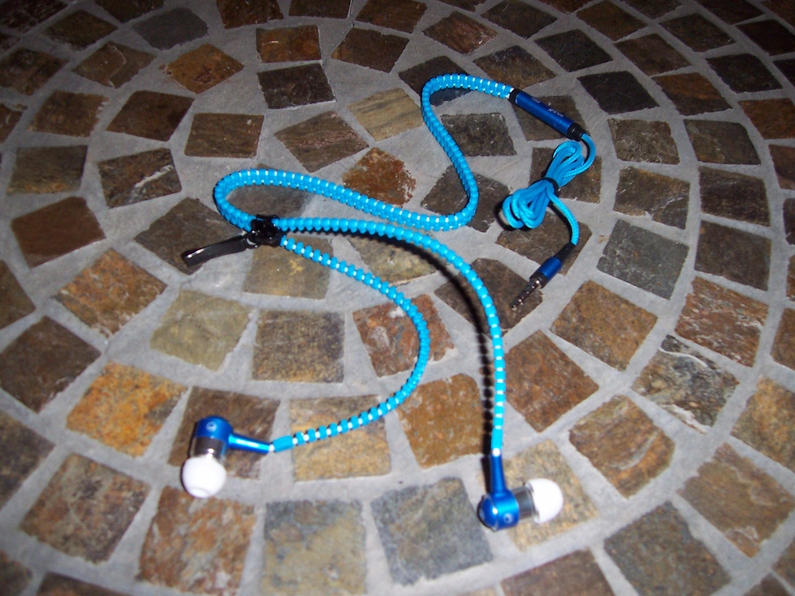 Newscl Deplybluzipper Stunning Novelty Jack Earbuds Earphones with Mic Zipper
