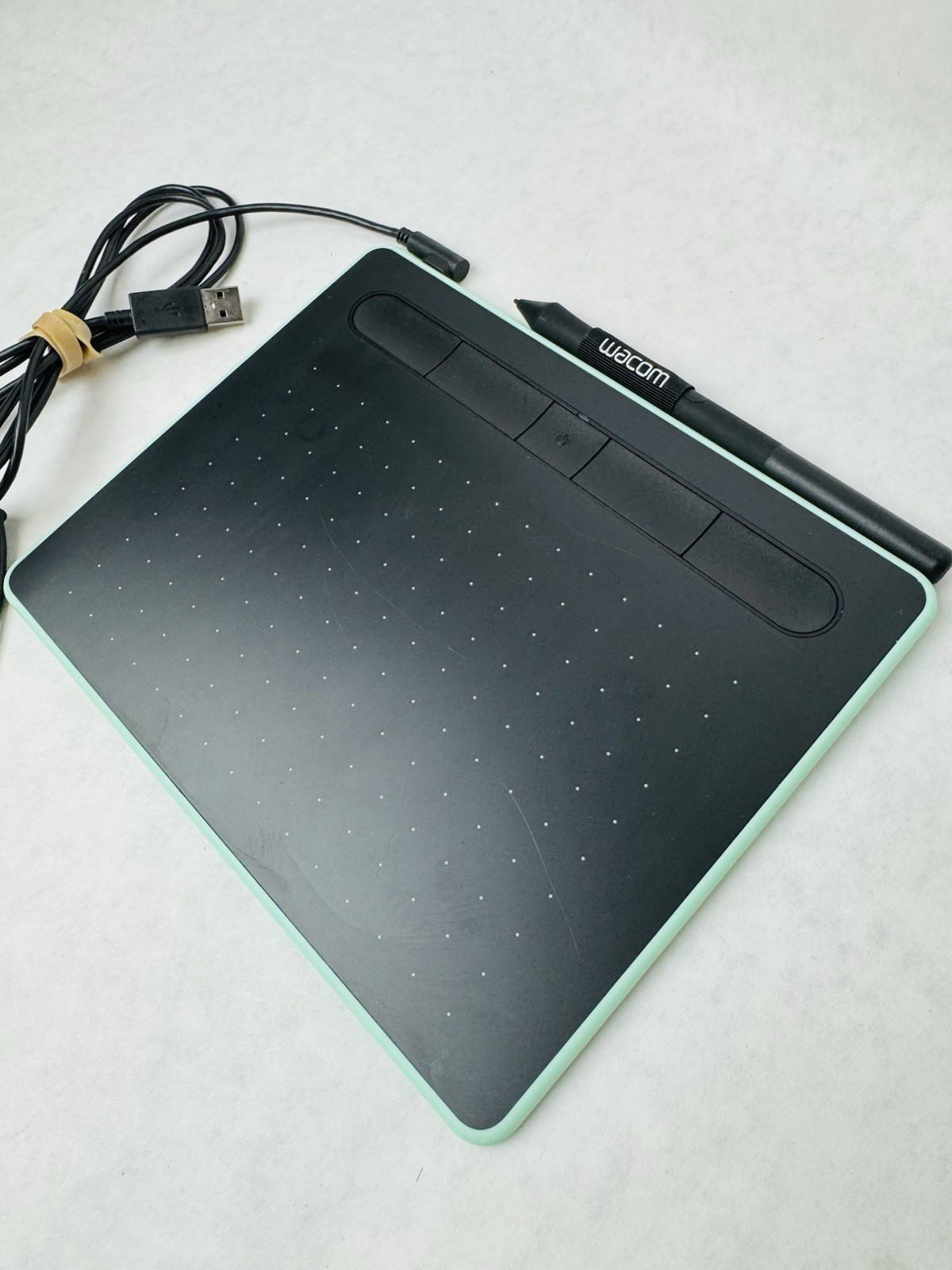 Wacom Intuos Wireless Graphic Tablet, Pistachio